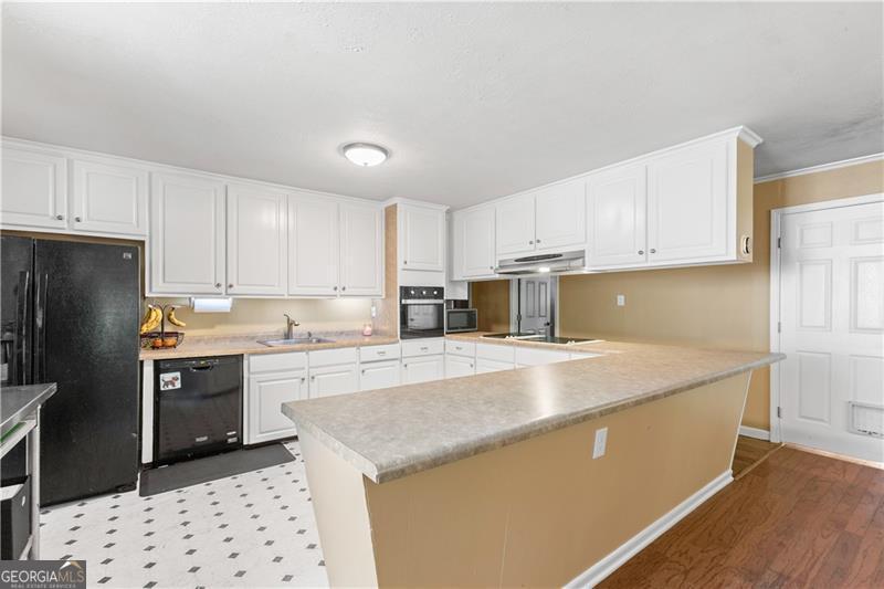 5934 Dolvin Lane Property Photo 8