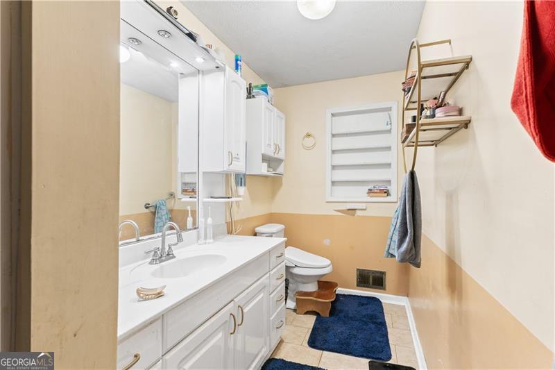 5934 Dolvin Lane Property Photo 18