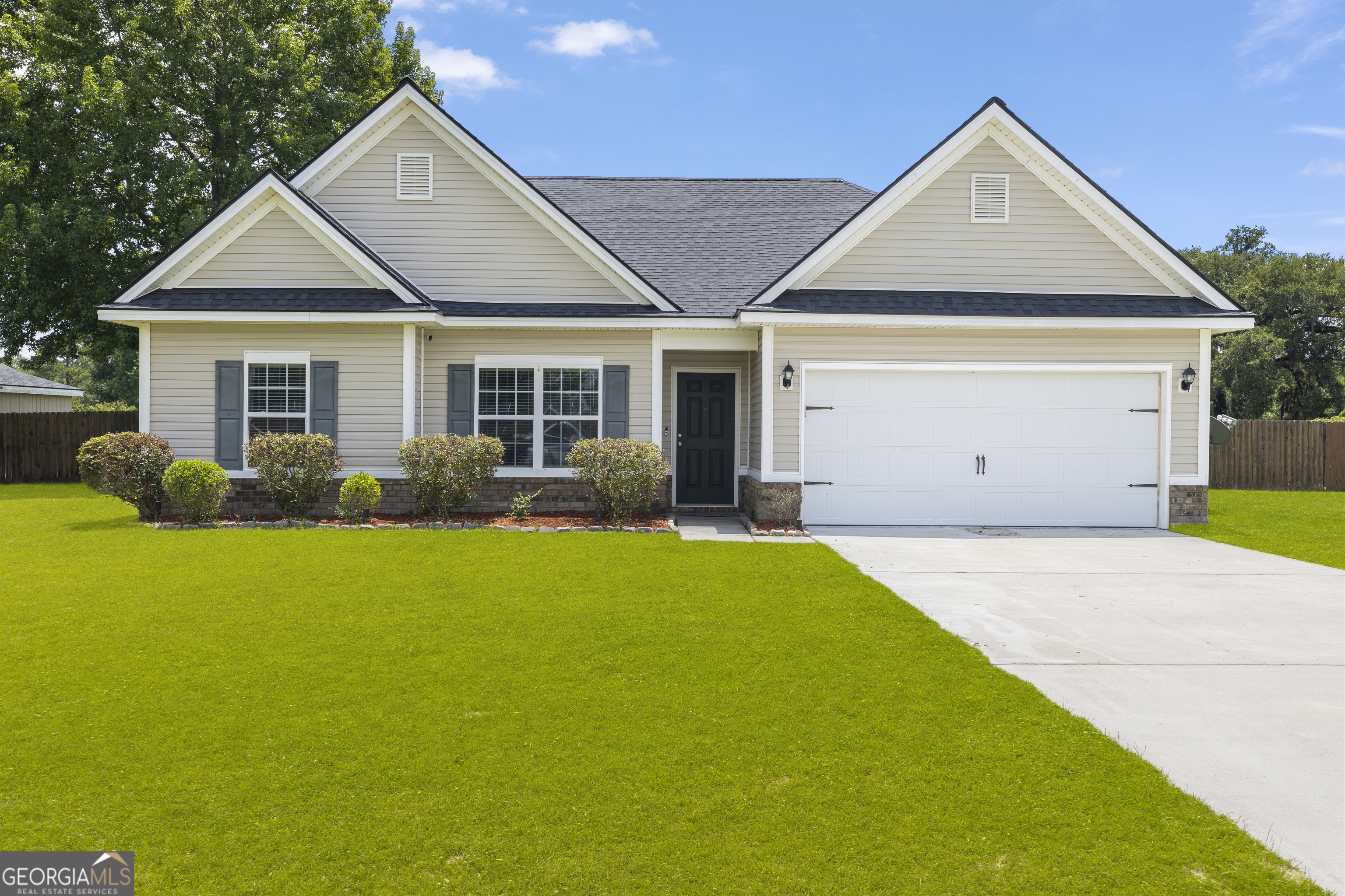137 Ne Highland Pony Way Property Photo 1