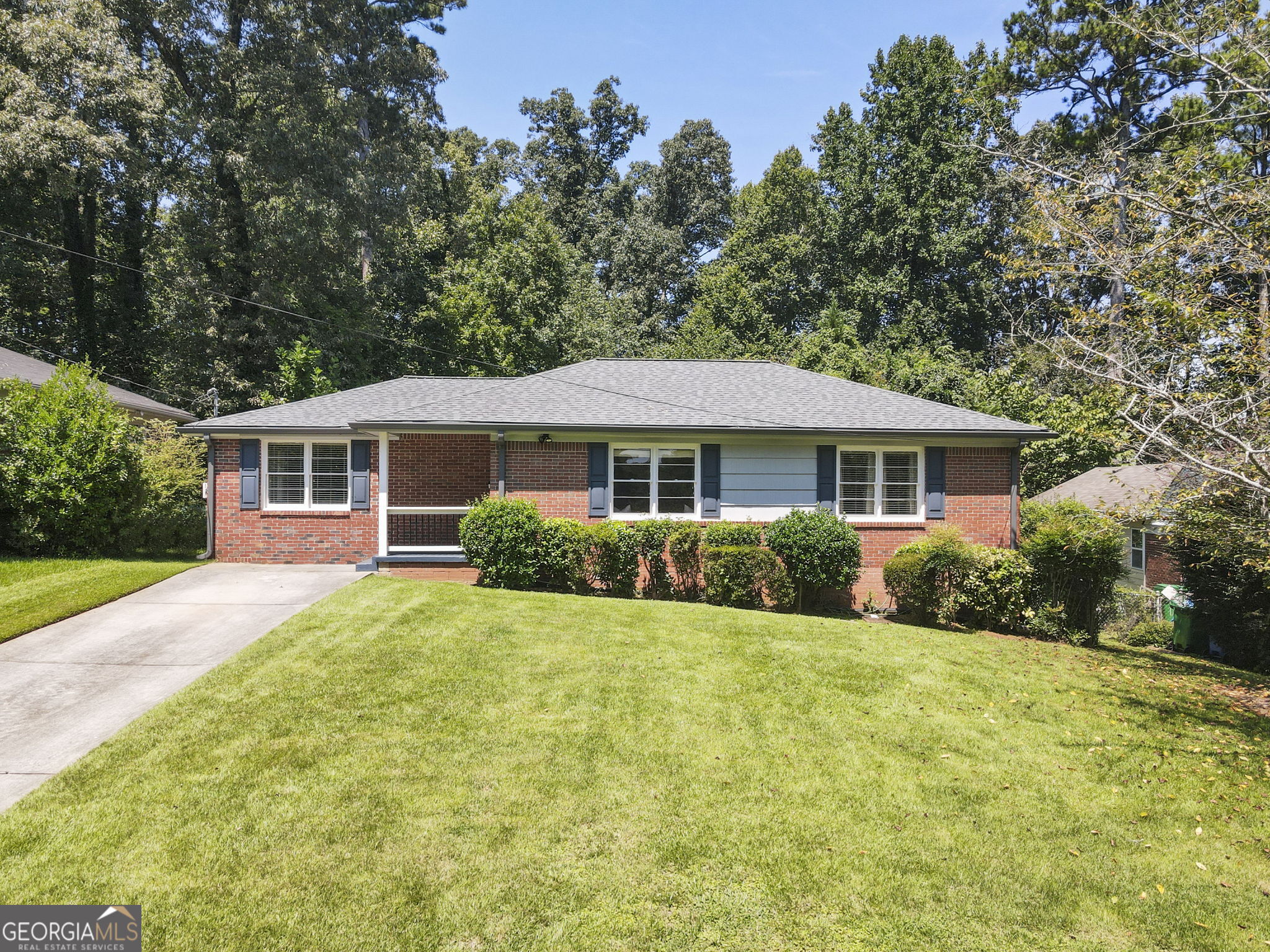 2312 Vistamont Drive Property Photo 1