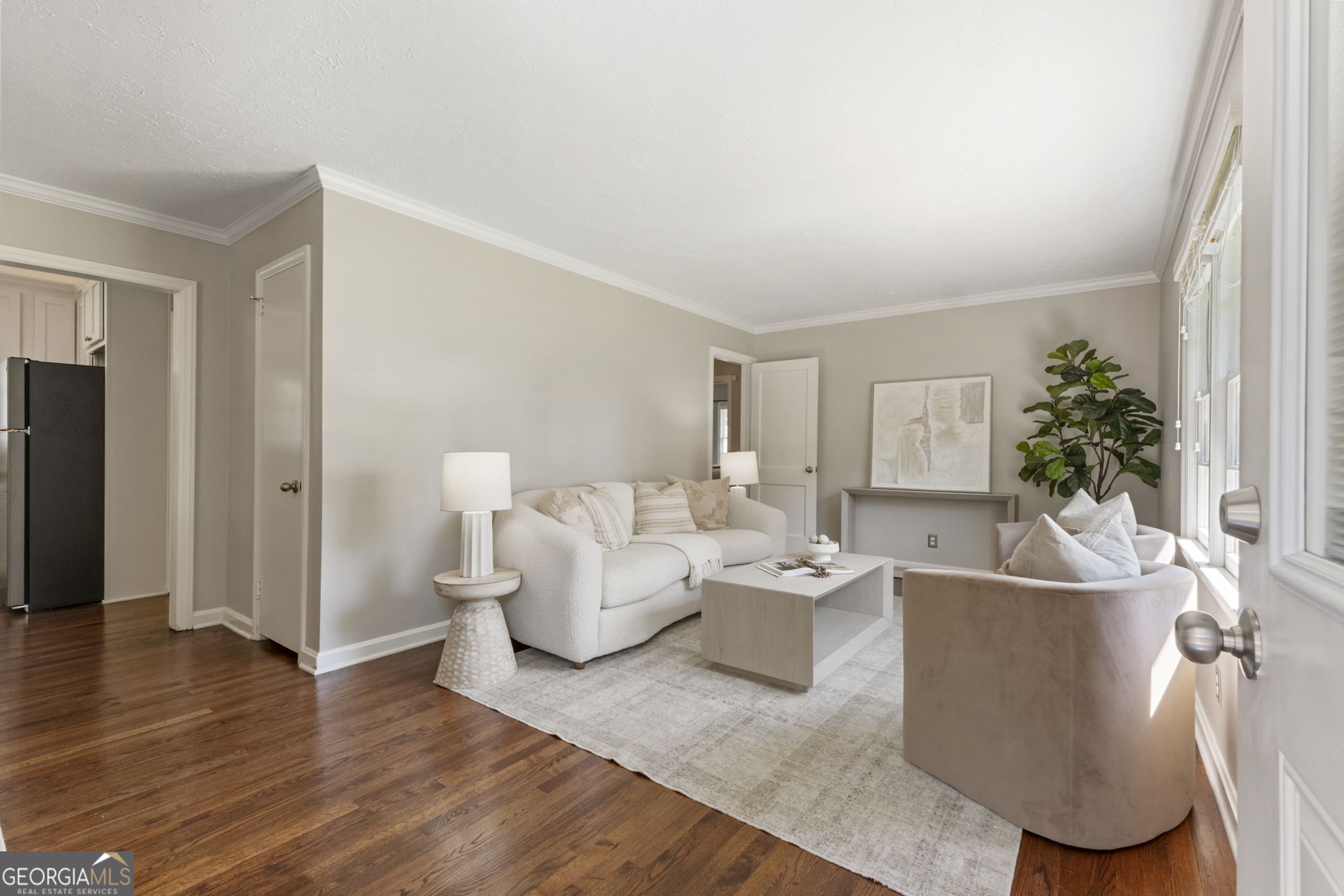2312 Vistamont Drive Property Photo 3