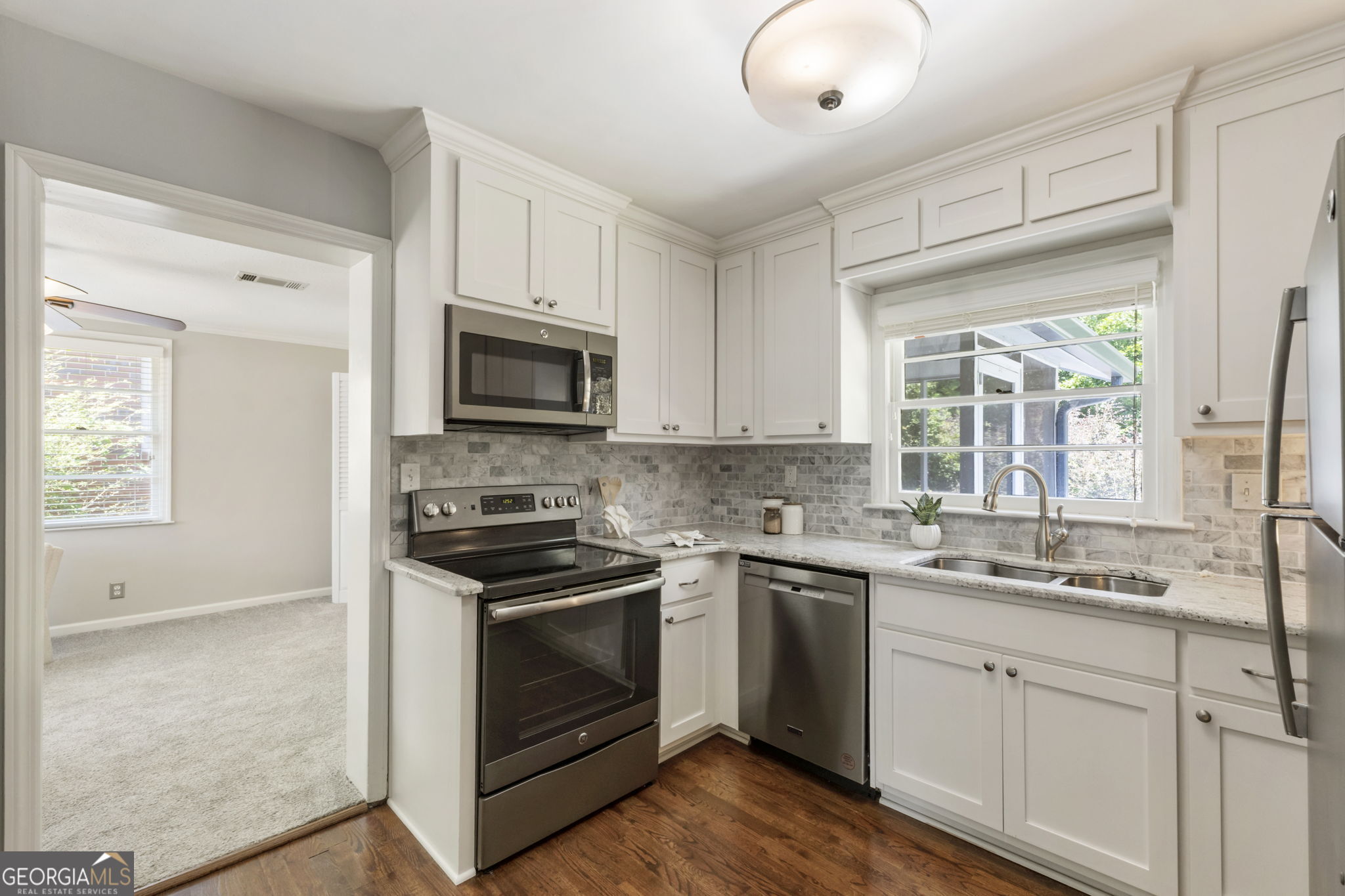 2312 Vistamont Drive Property Photo 4