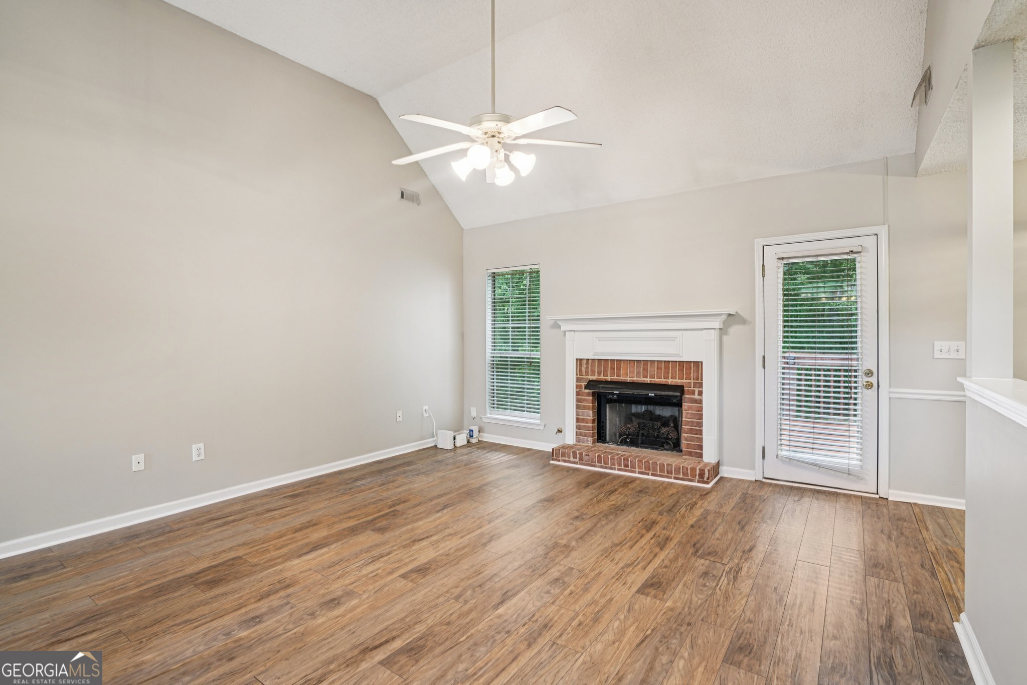 3 Kingsbrook Cove Property Photo 4