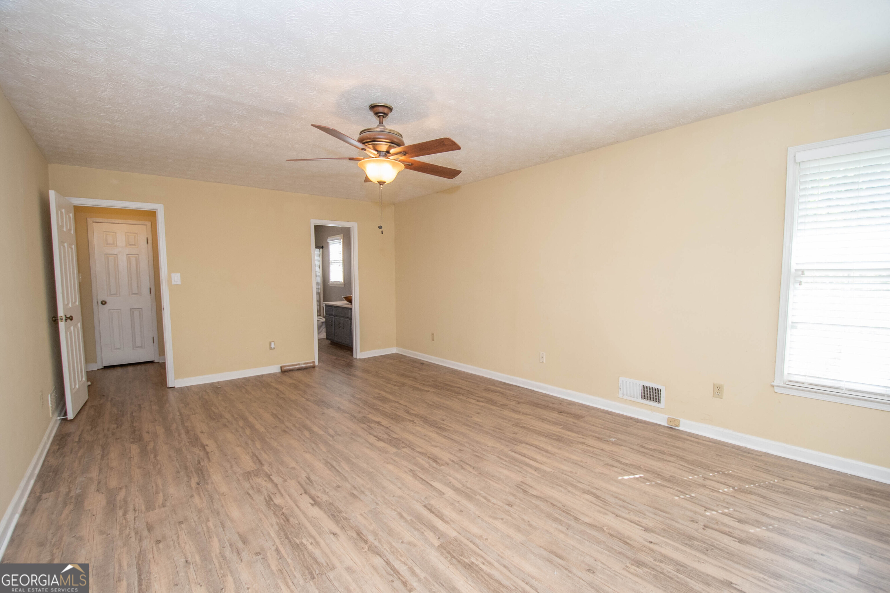 101 Bush Clover Property Photo 13