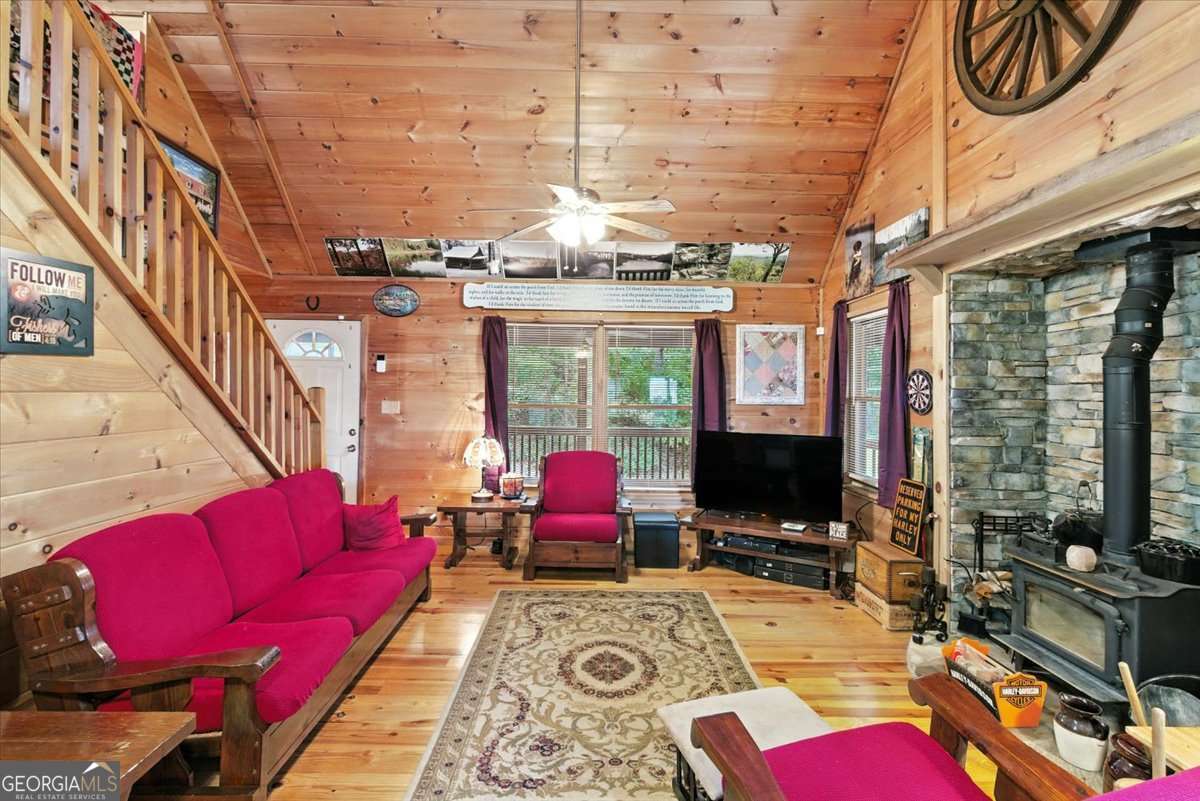 538 Galaxy Way Ne Property Photo 13