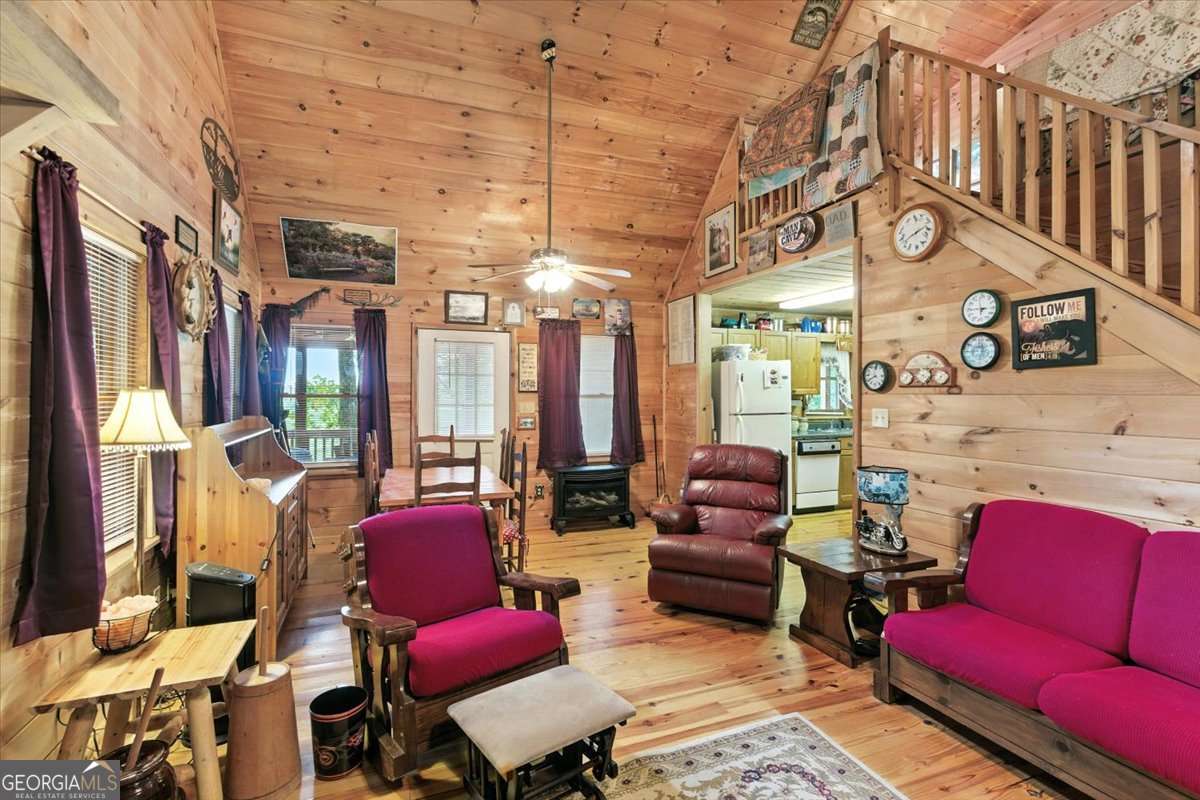 538 Galaxy Way Ne Property Photo 15