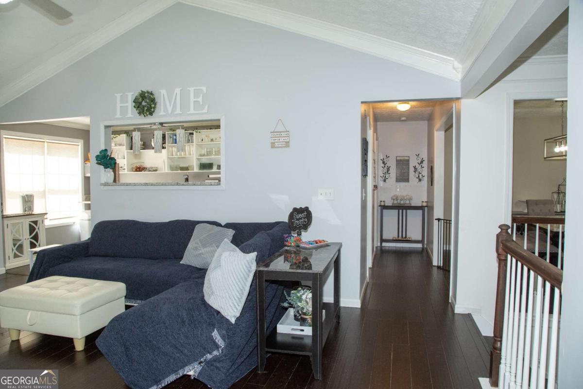 5870 Tallant Drive Property Photo 8