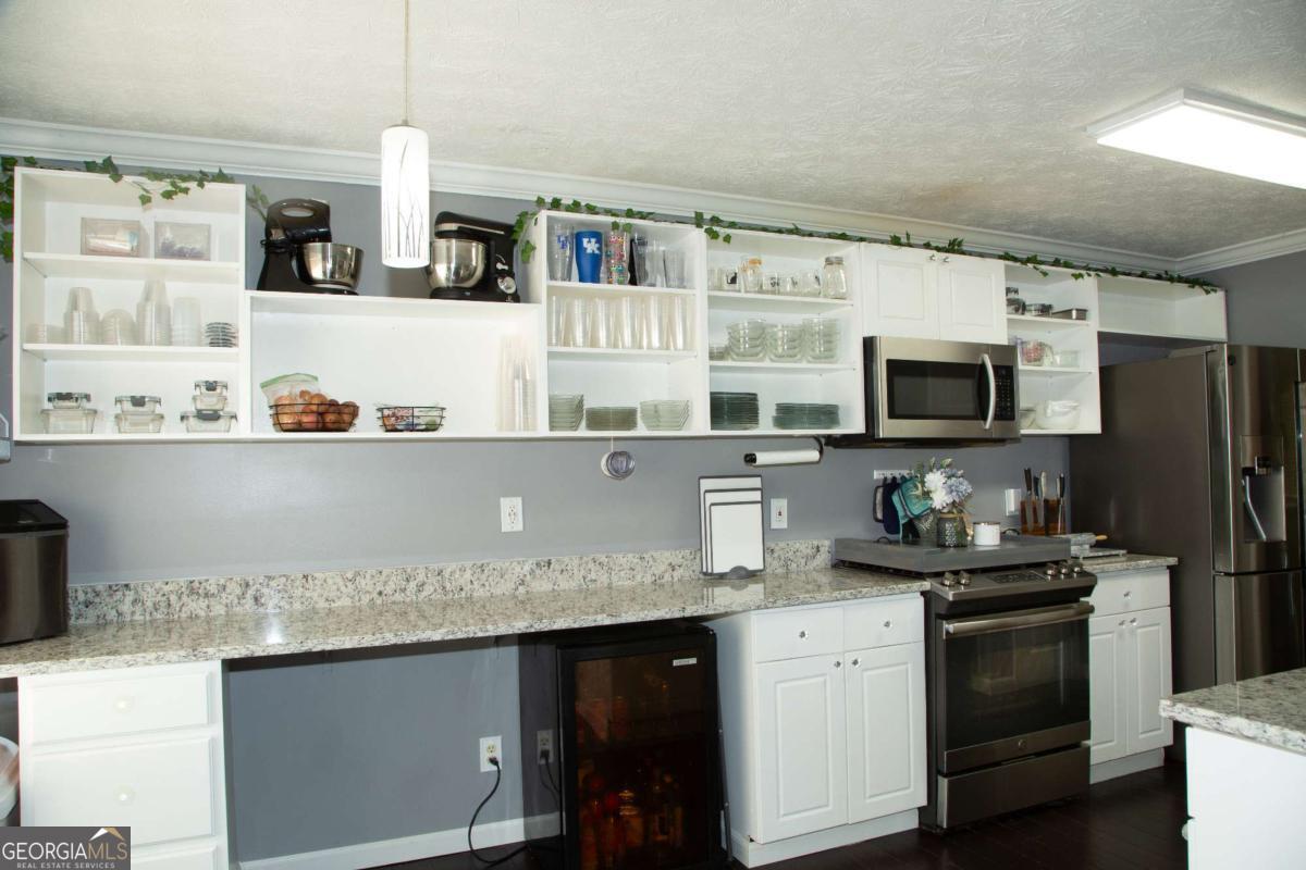 5870 Tallant Drive Property Photo 10