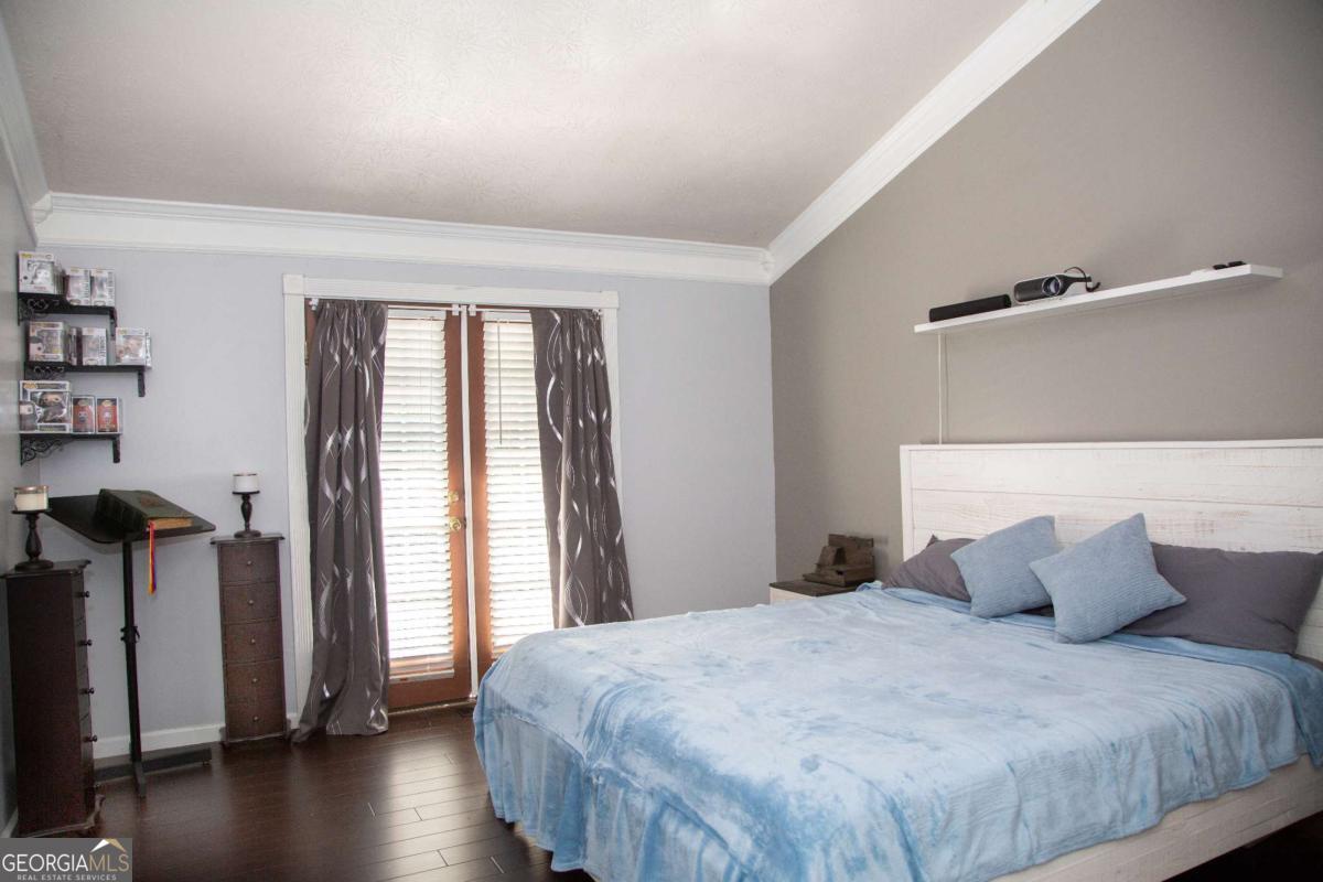 5870 Tallant Drive Property Photo 16