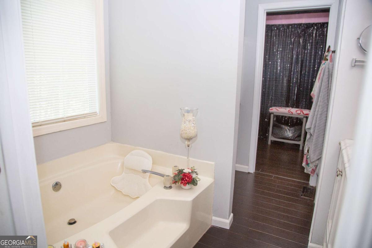 5870 Tallant Drive Property Photo 21