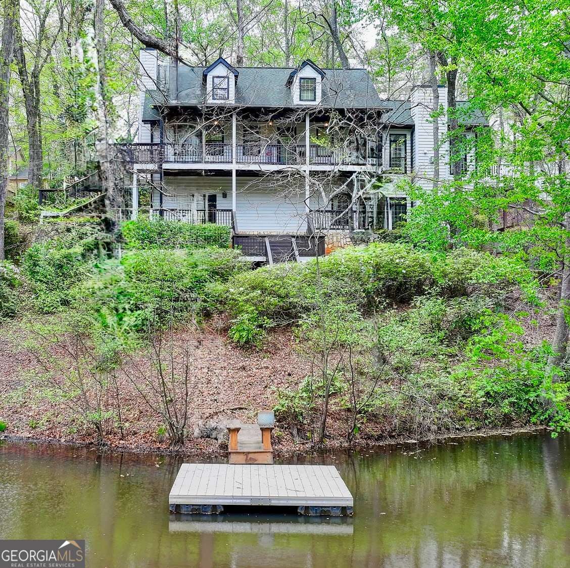 443 Lakeshore Drive