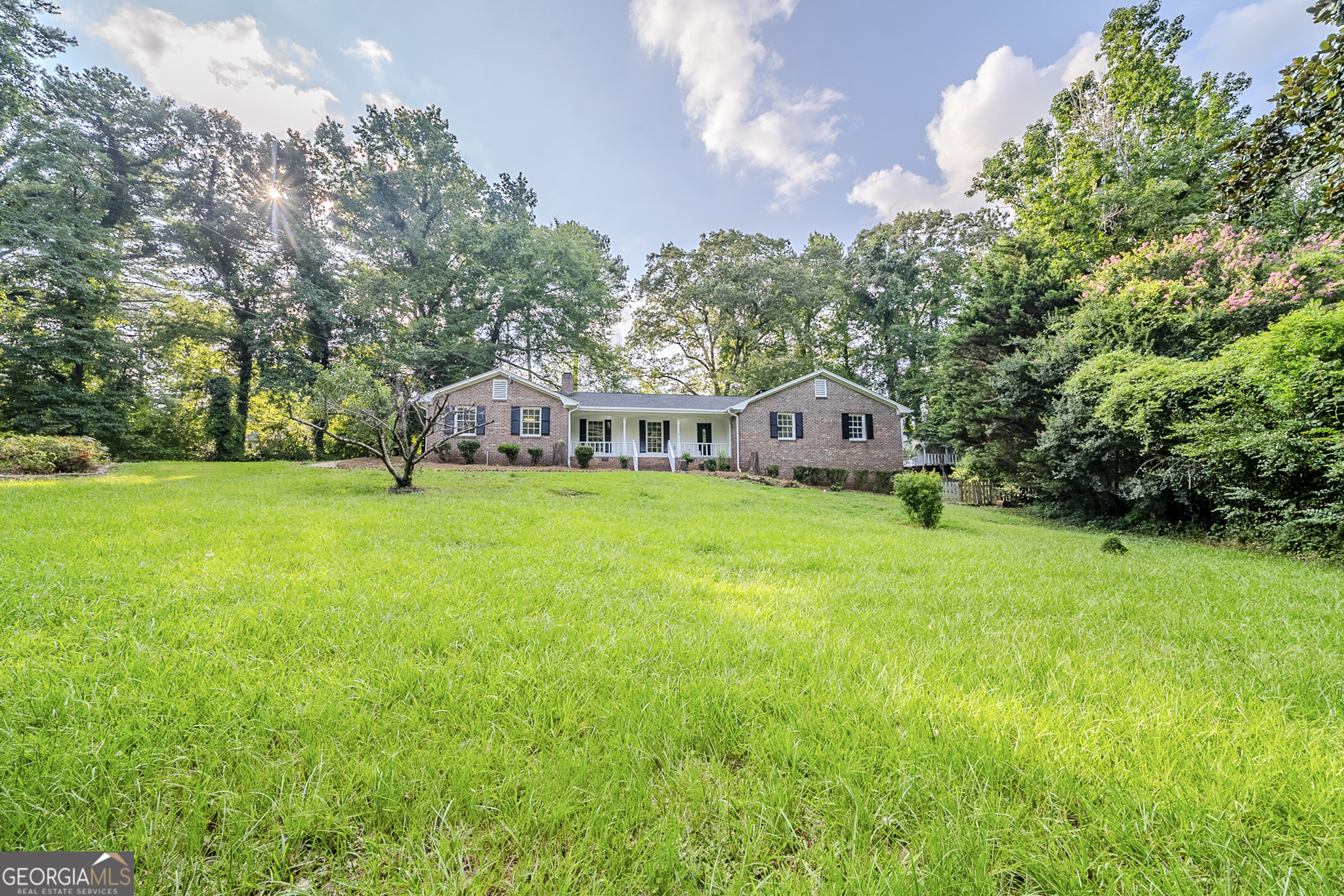 1051 Rowland Road Property Photo 3