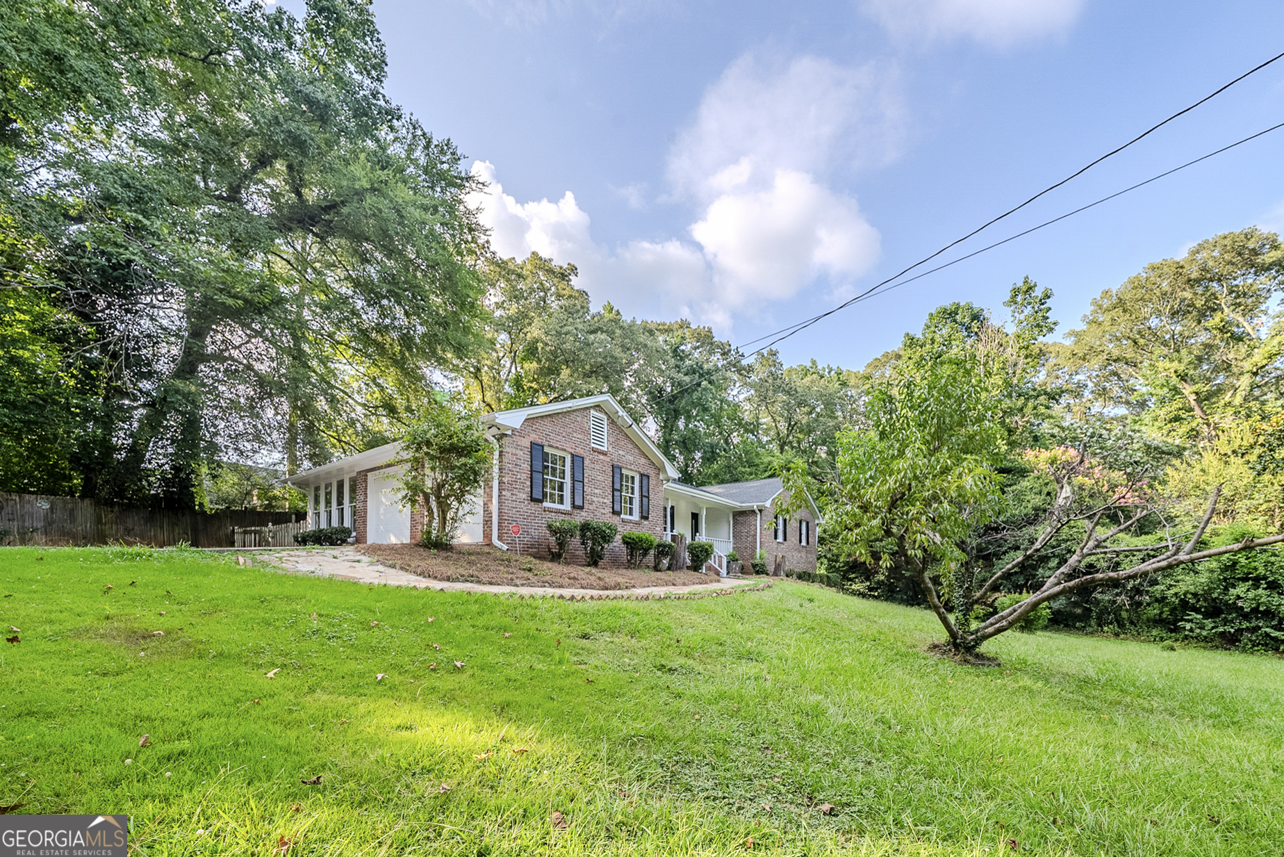 1051 Rowland Road Property Photo 4