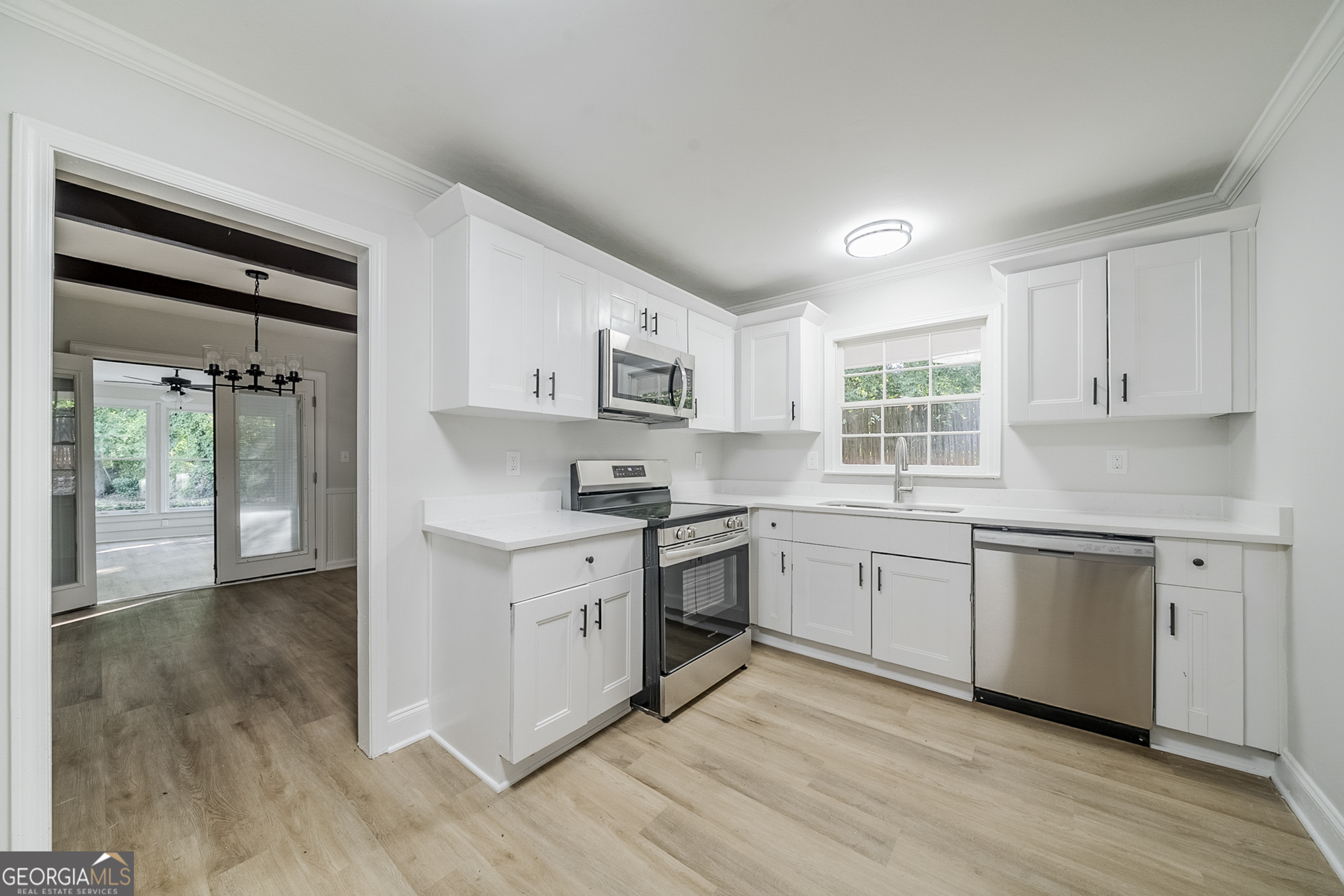 1051 Rowland Road Property Photo 7