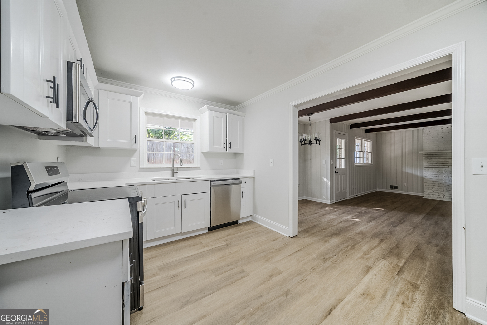 1051 Rowland Road Property Photo 8