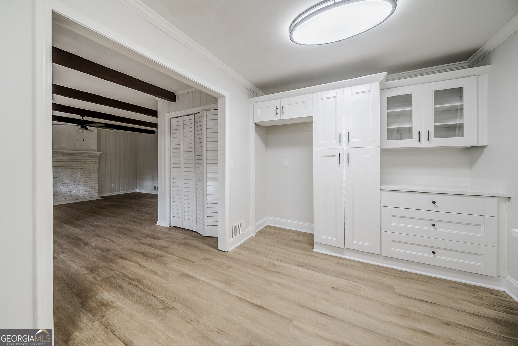 1051 Rowland Road Property Photo 9