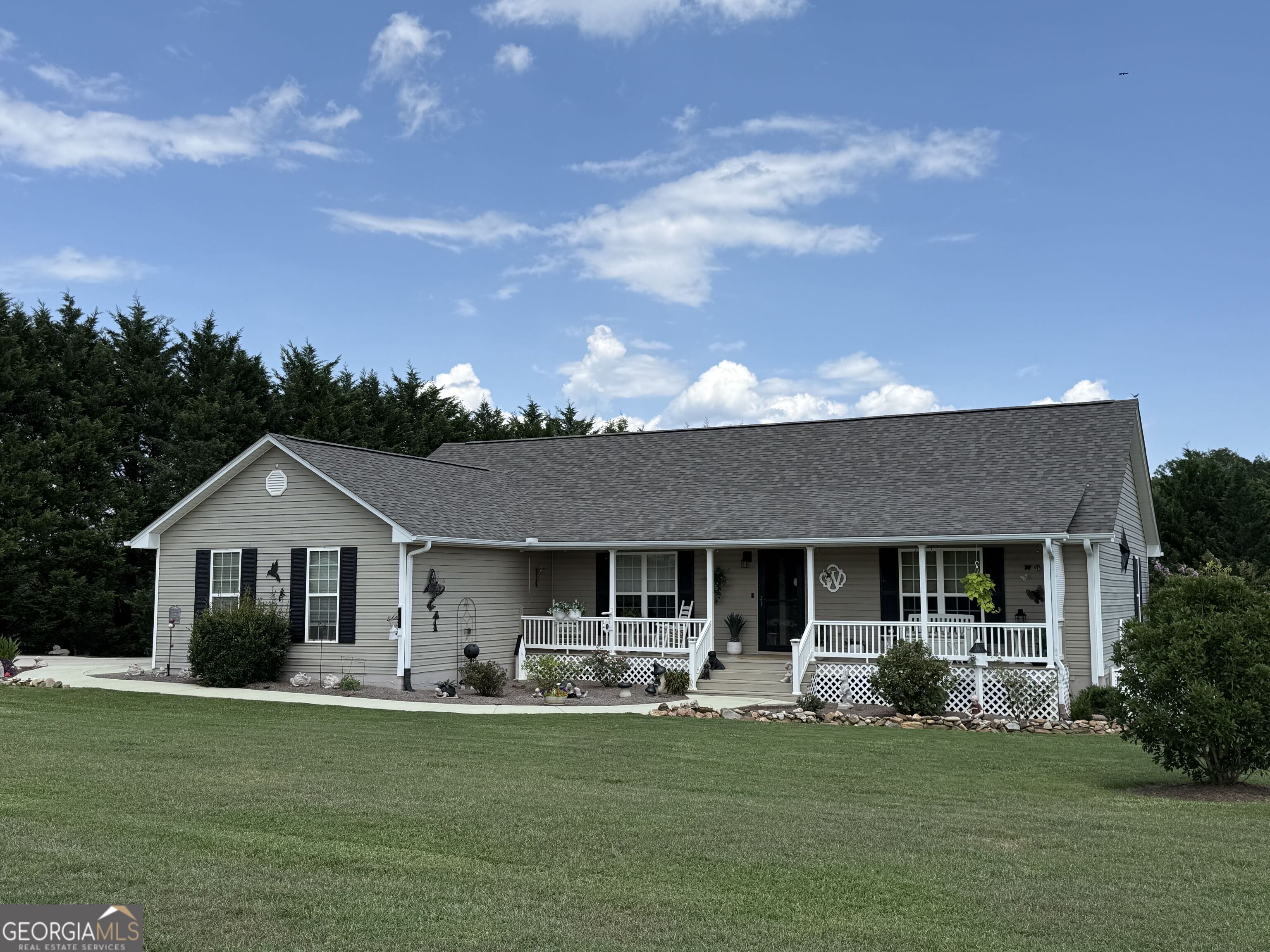 733 Woodland Way Property Photo 1