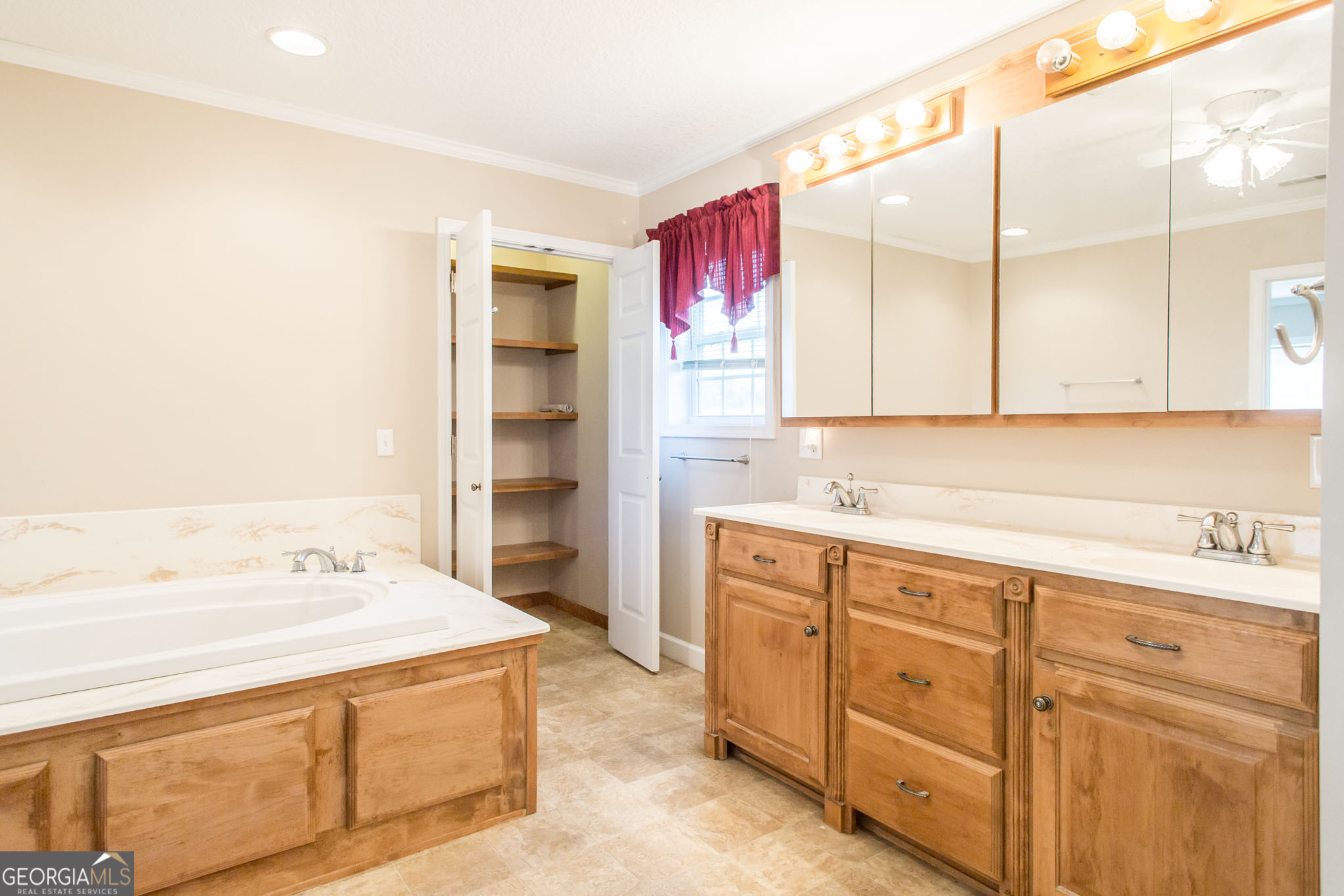 596 Teakwood Road Property Photo 43