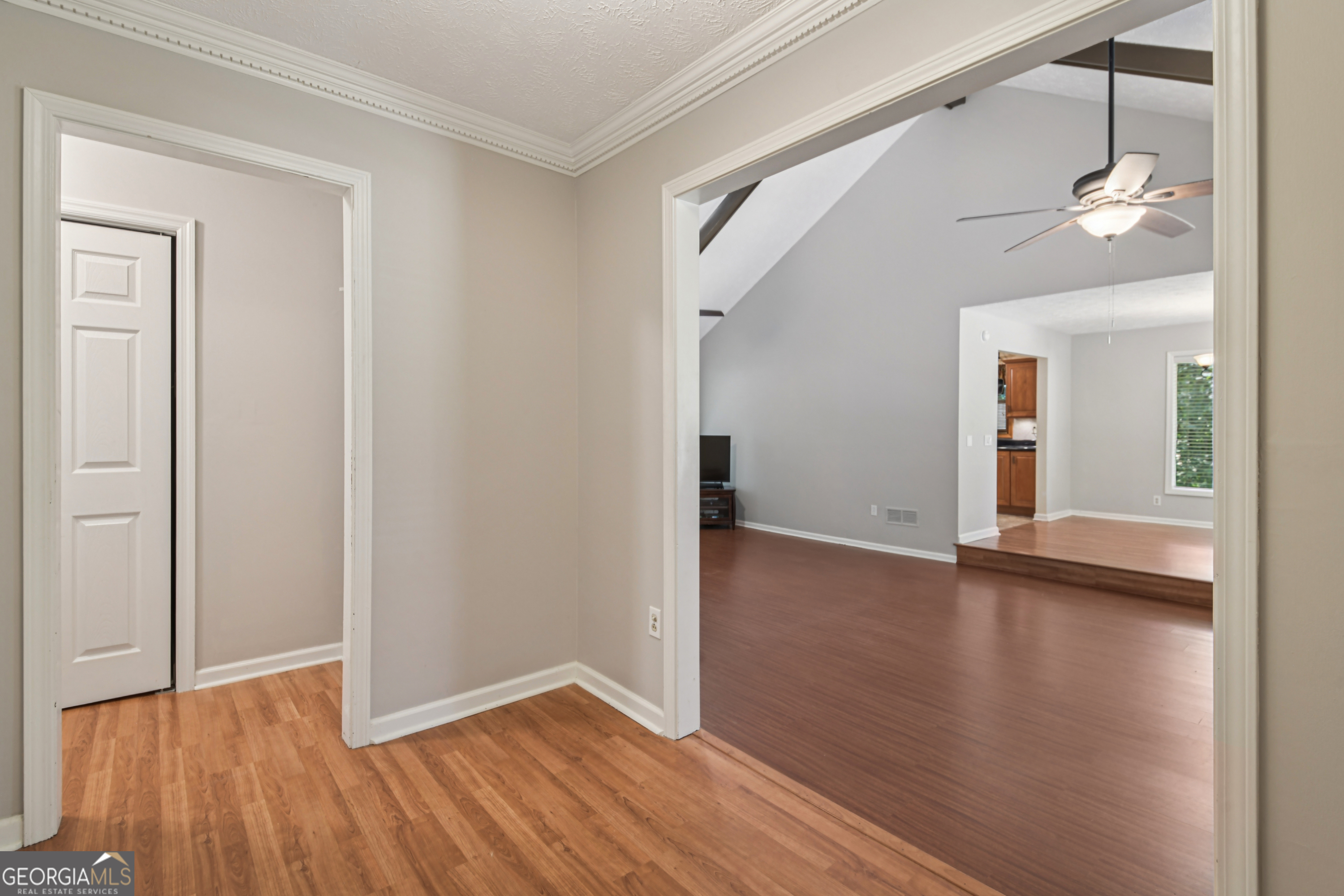 634 Knollwood Circle Se Property Photo 6