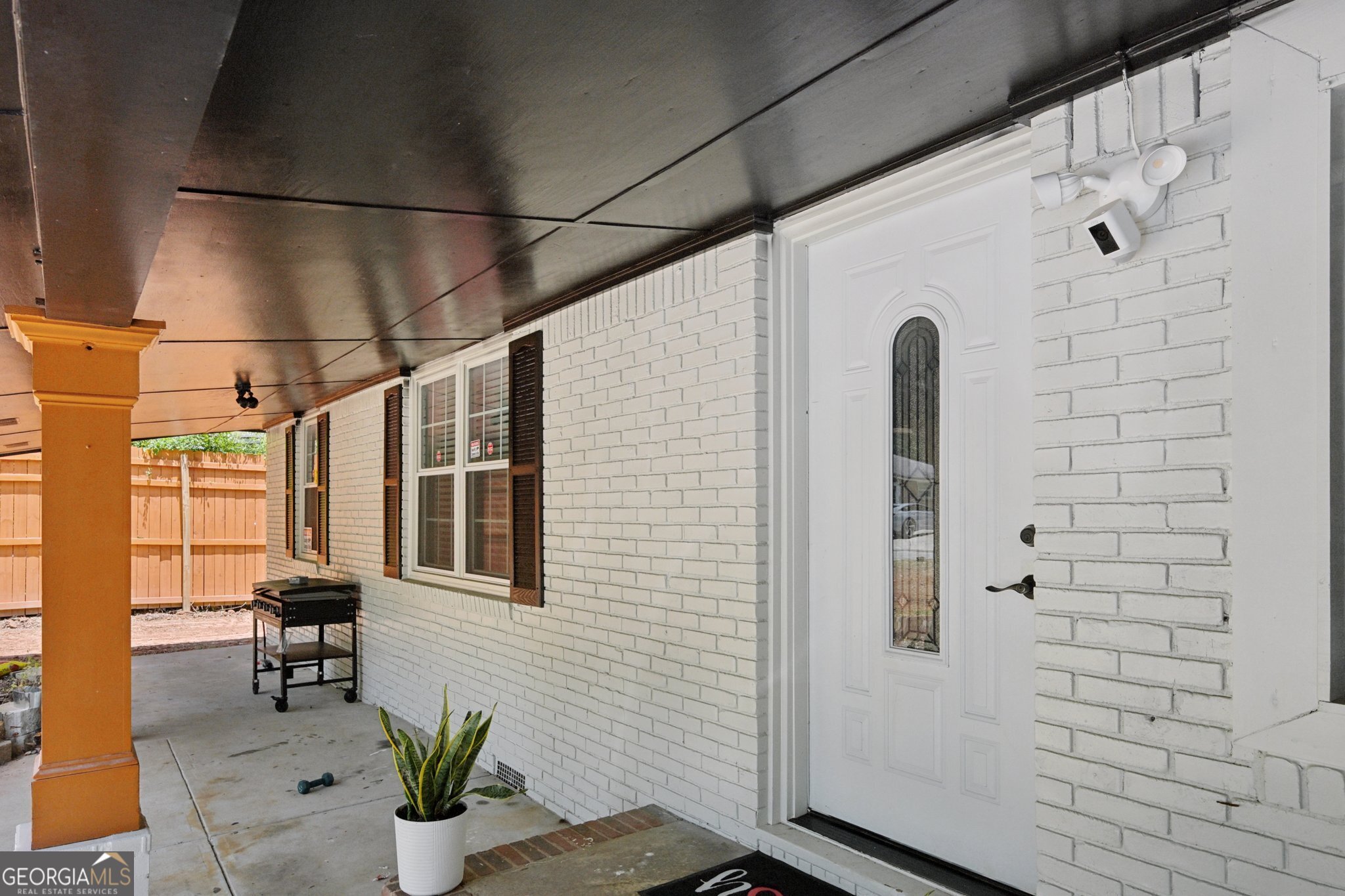 5950 Springview Drive Property Photo 2