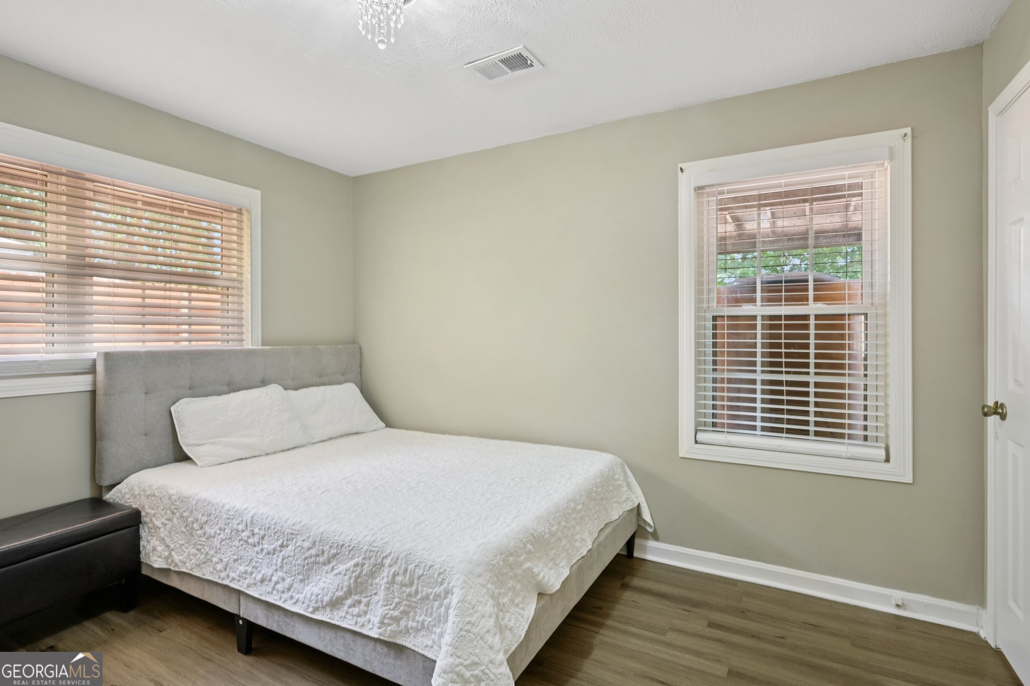 5950 Springview Drive Property Photo 10