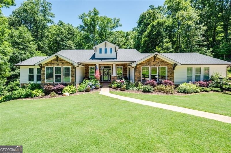 102 Hardwood Lane Property Photo 1