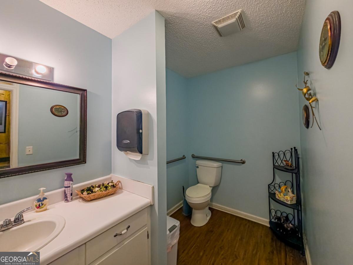 293 W Benjamin H Hill Drive Property Photo 33