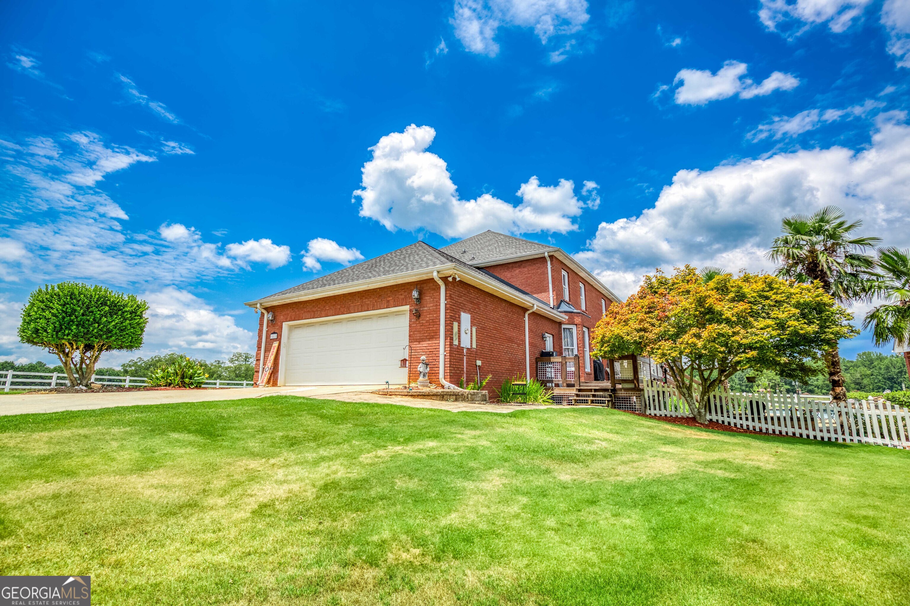 1811 Michael Road Property Photo 2