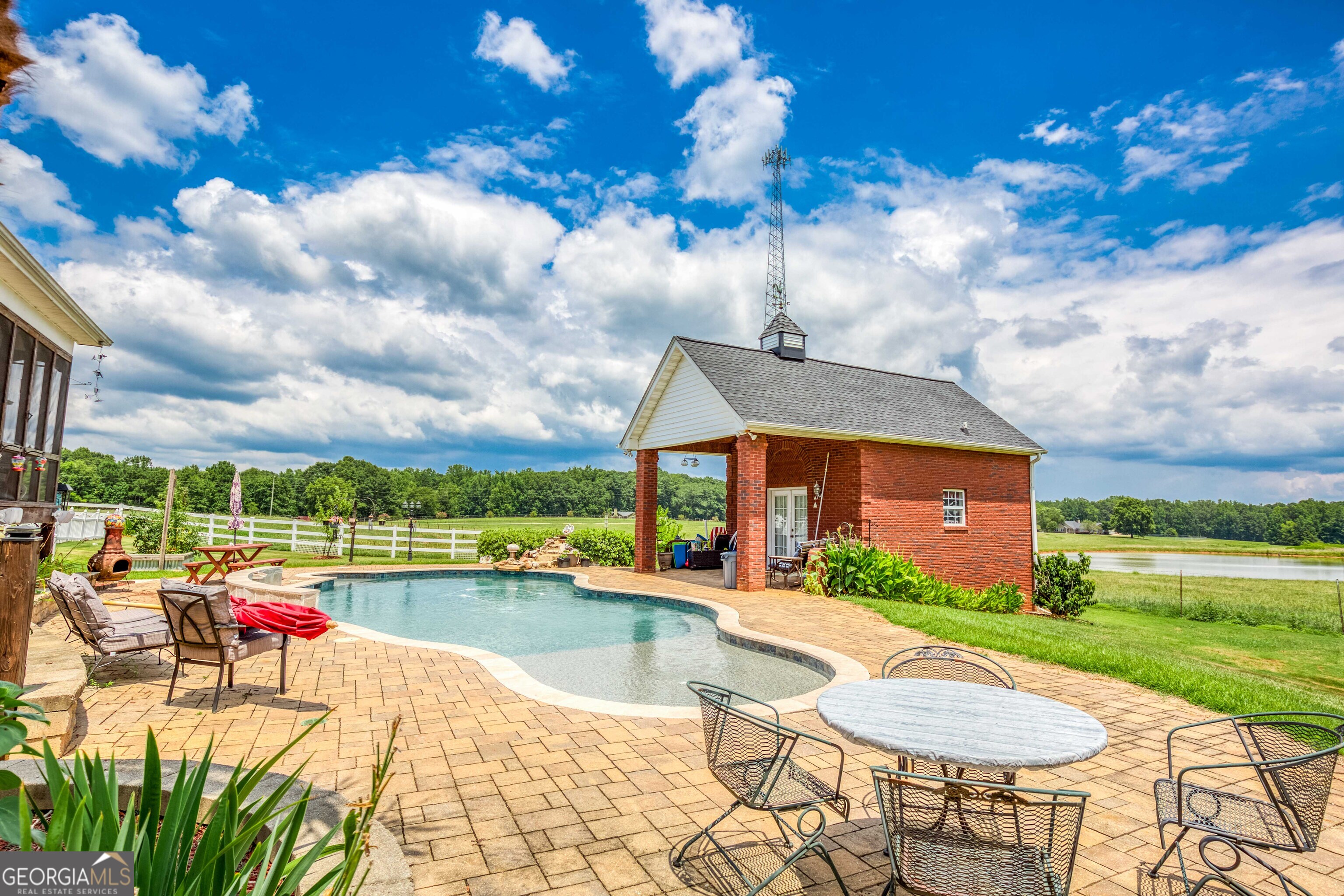 1811 Michael Road Property Photo 8