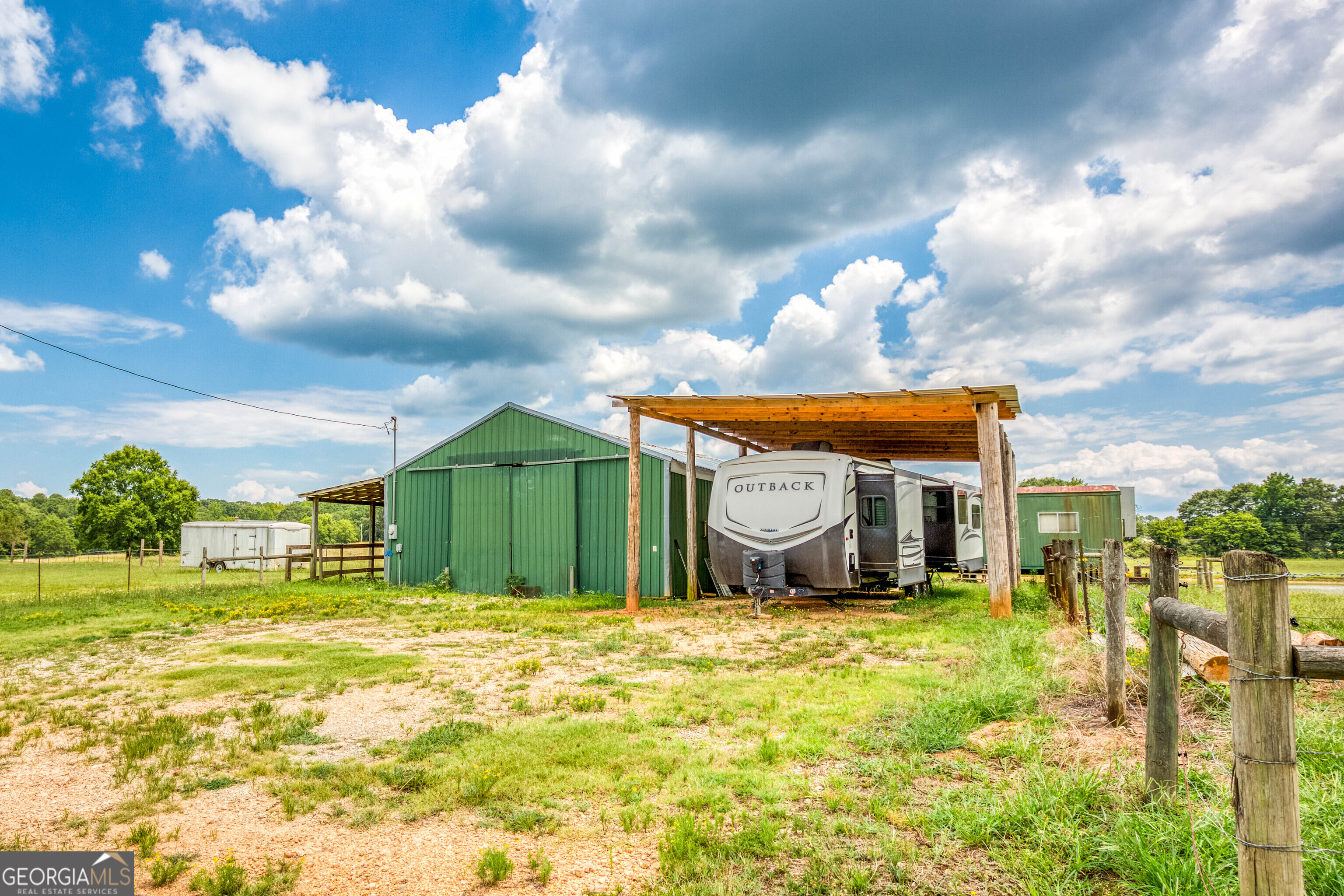 1811 Michael Road Property Photo 9
