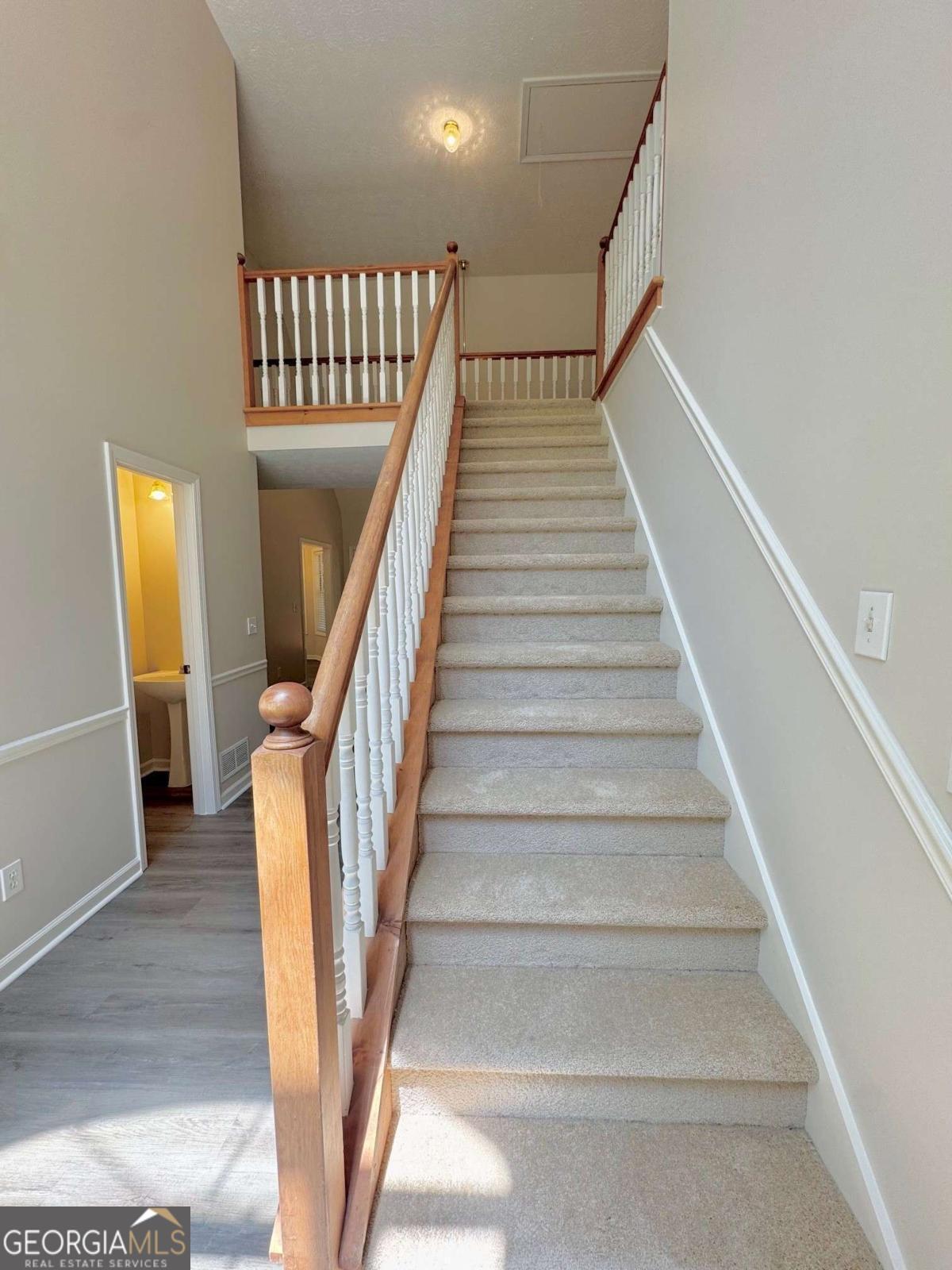 6065 Chestnut Trail Property Photo 3