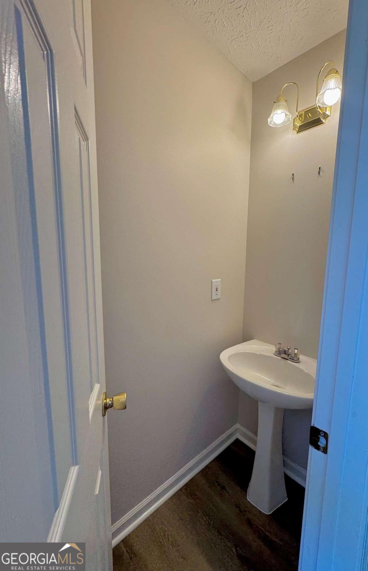 6065 Chestnut Trail Property Photo 6