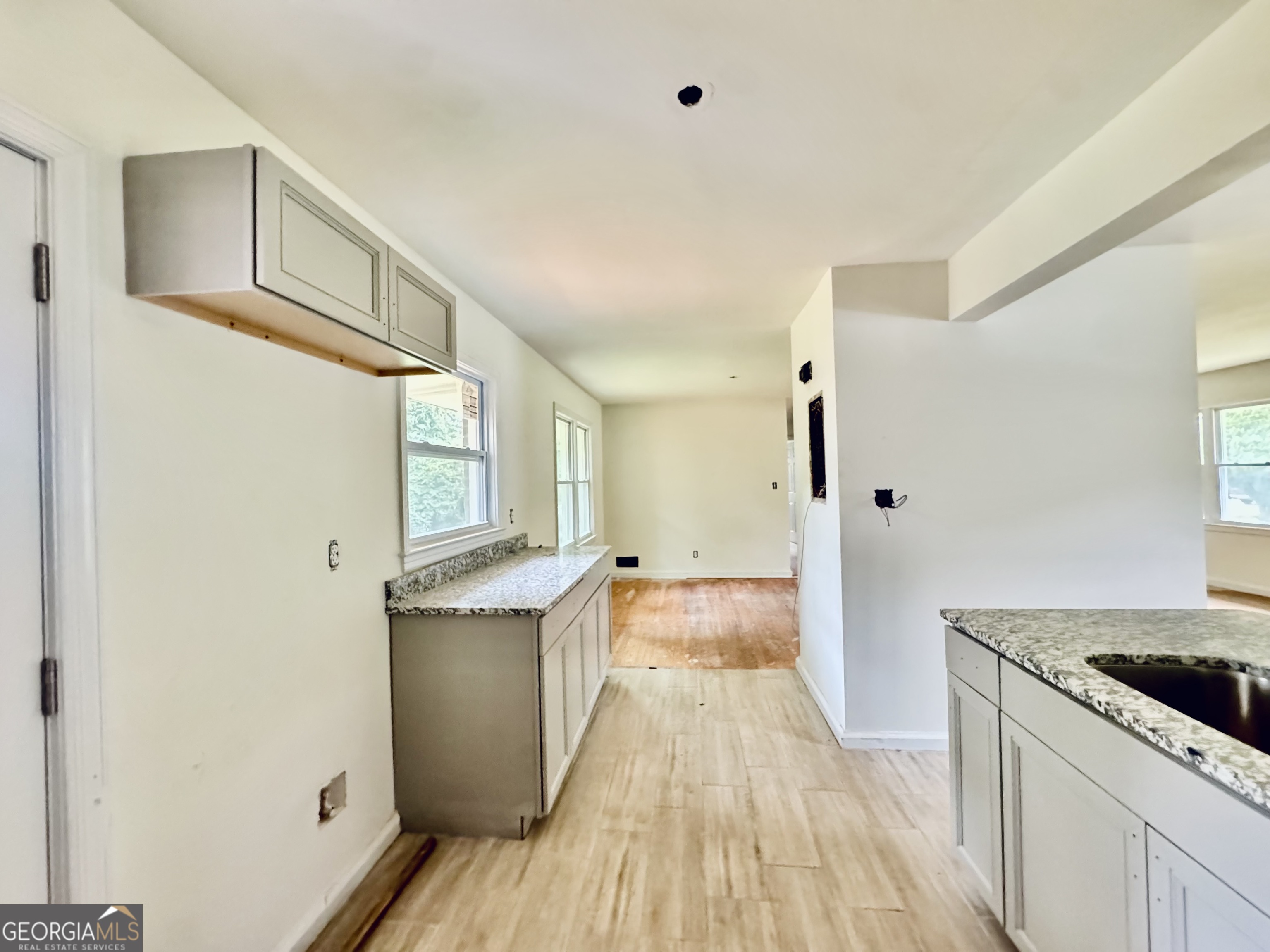 2653 Flagstone Drive Se Property Photo 5
