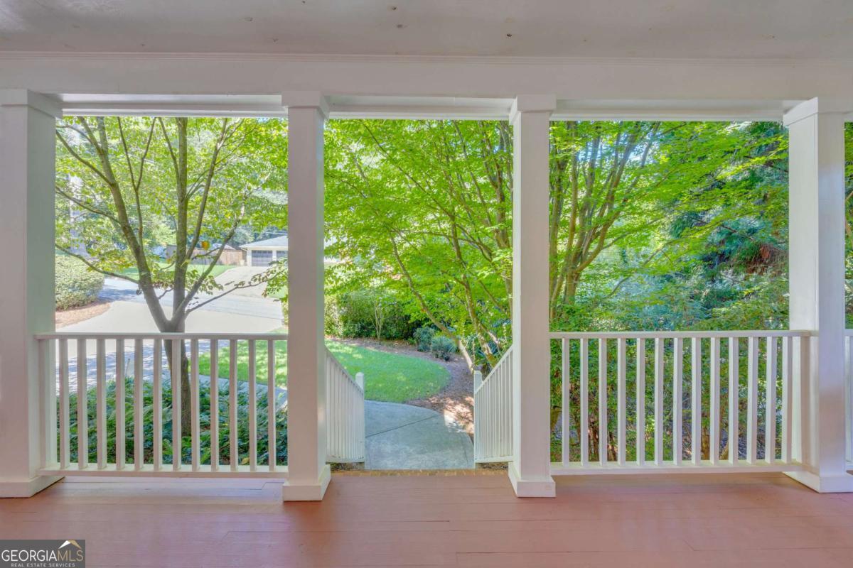 127 Chestnut Lane Property Photo 3