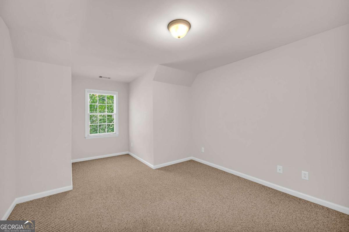 127 Chestnut Lane Property Photo 33