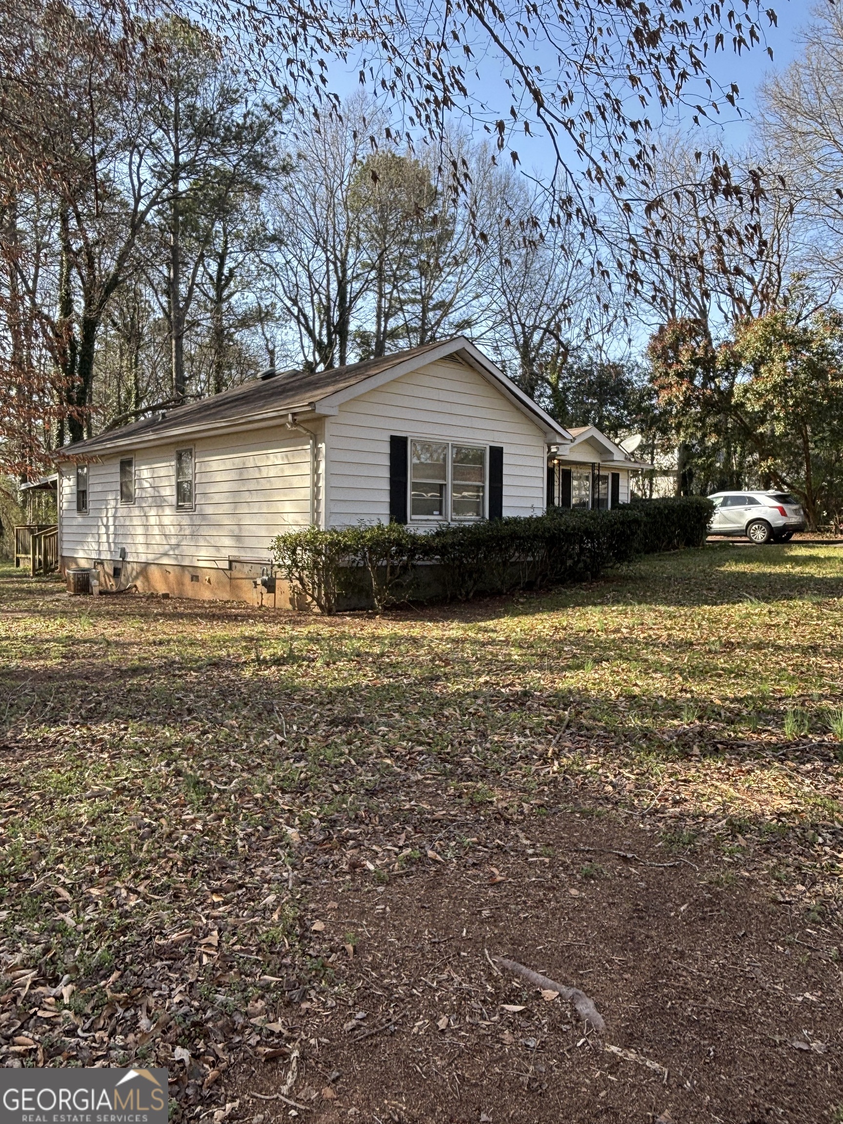 1027 N Born Road Property Photo 3