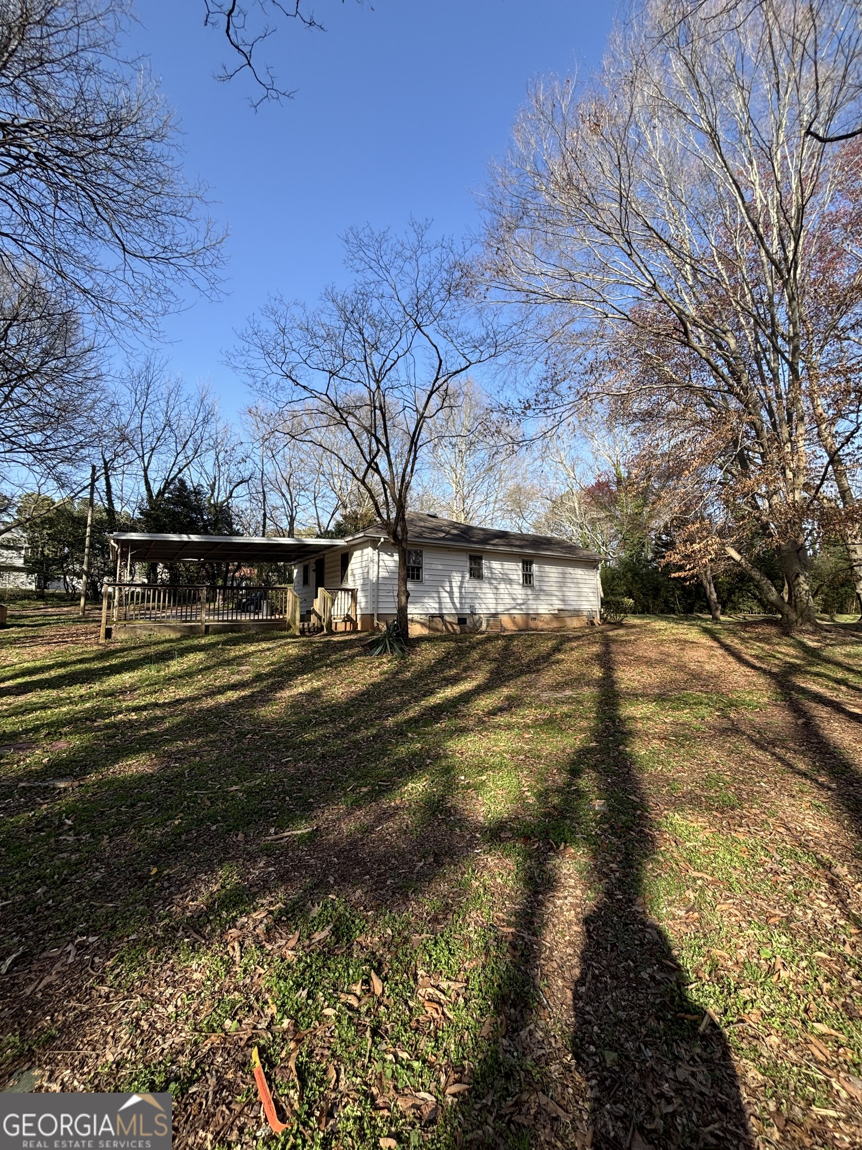 1027 N Born Road Property Photo 5