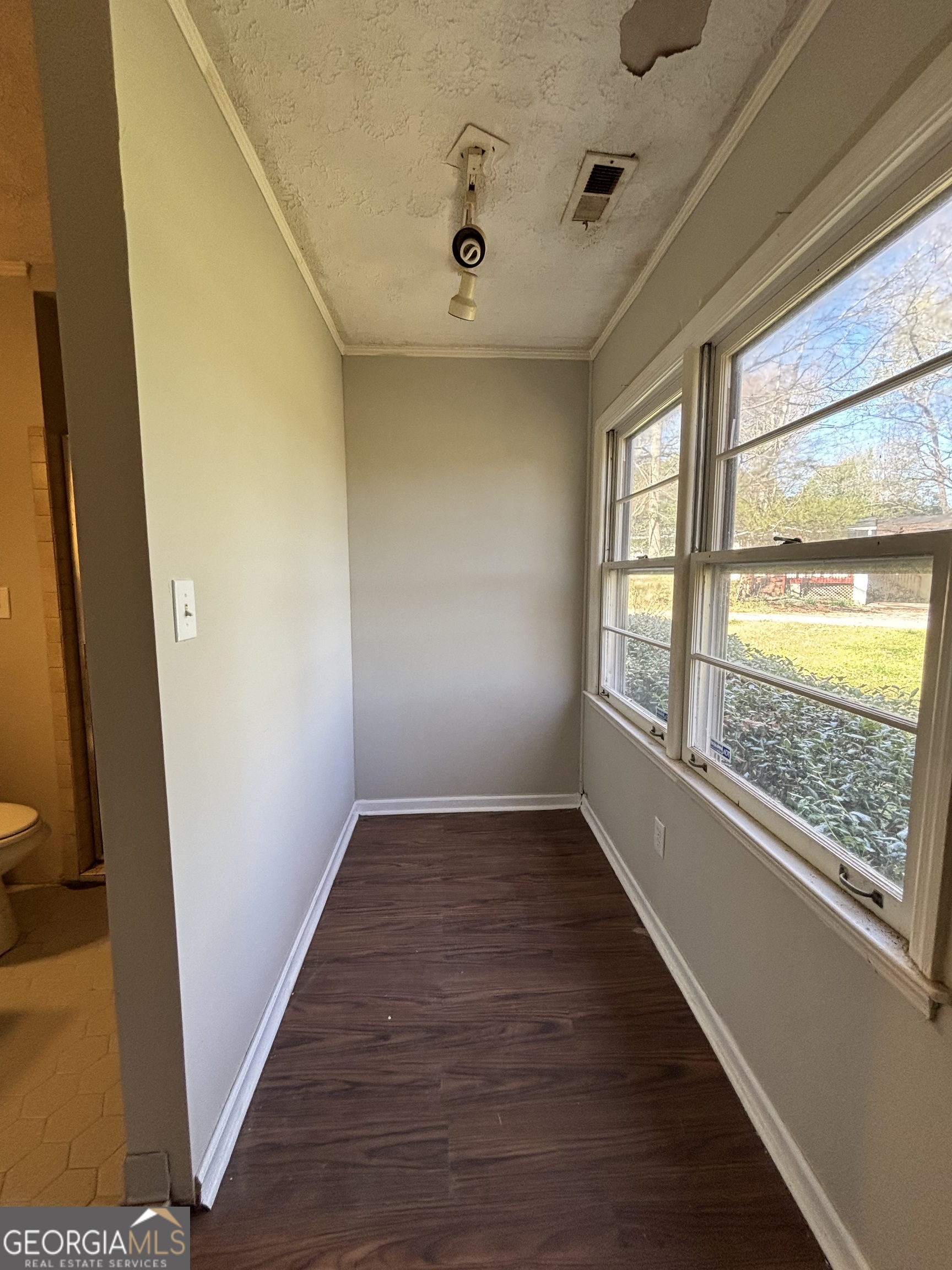1027 N Born Road Property Photo 17