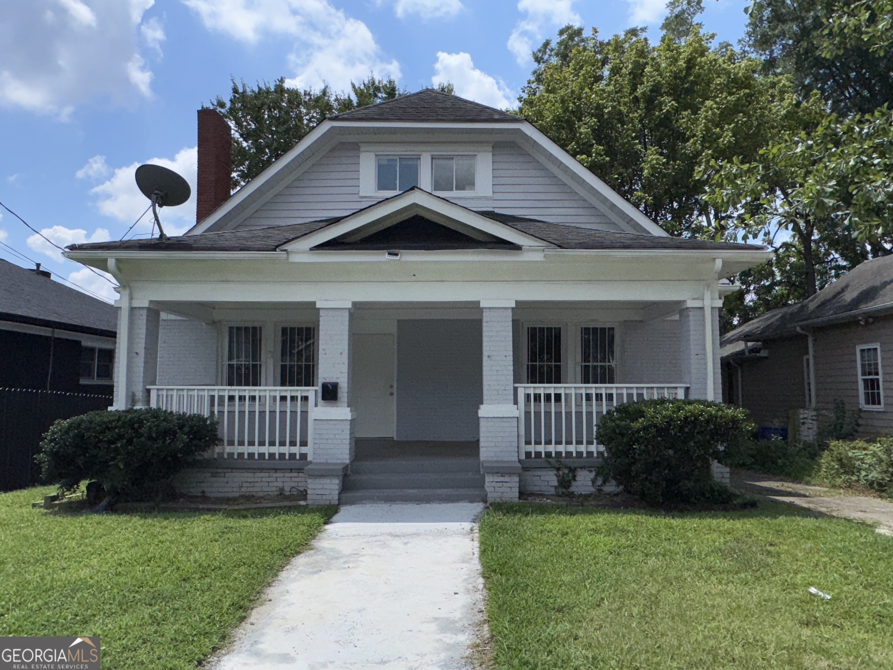 1462 Lucile Avenue SW Property Photo 1