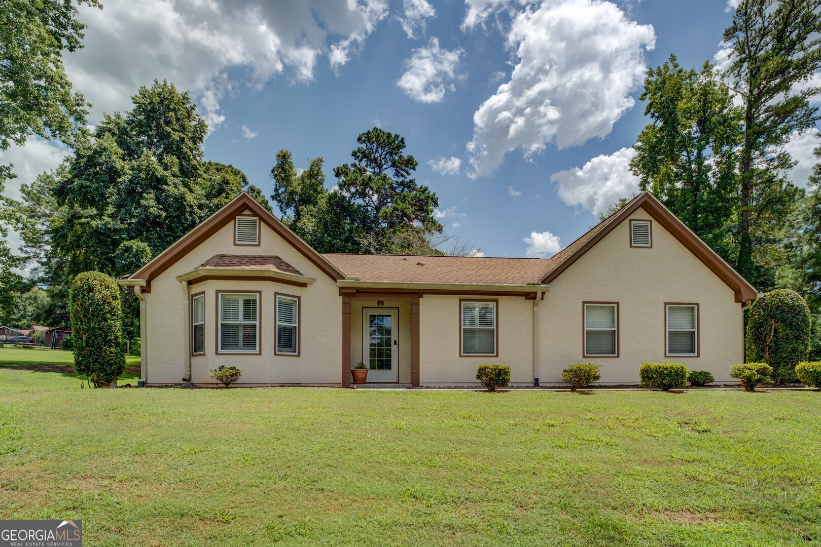 4938 Lake Forest Drive Property Photo 1