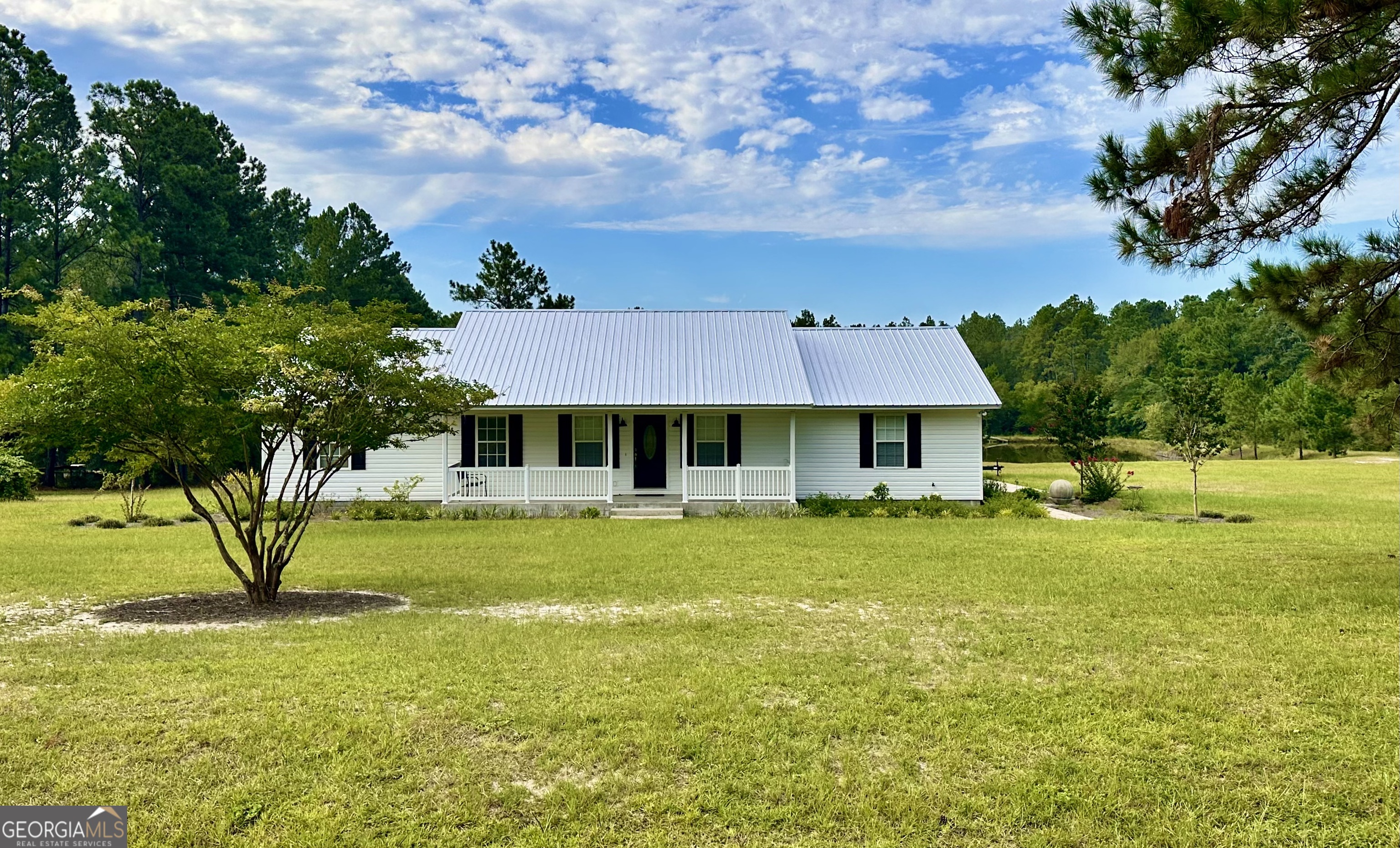 4525 Oakview Road Property Photo 1