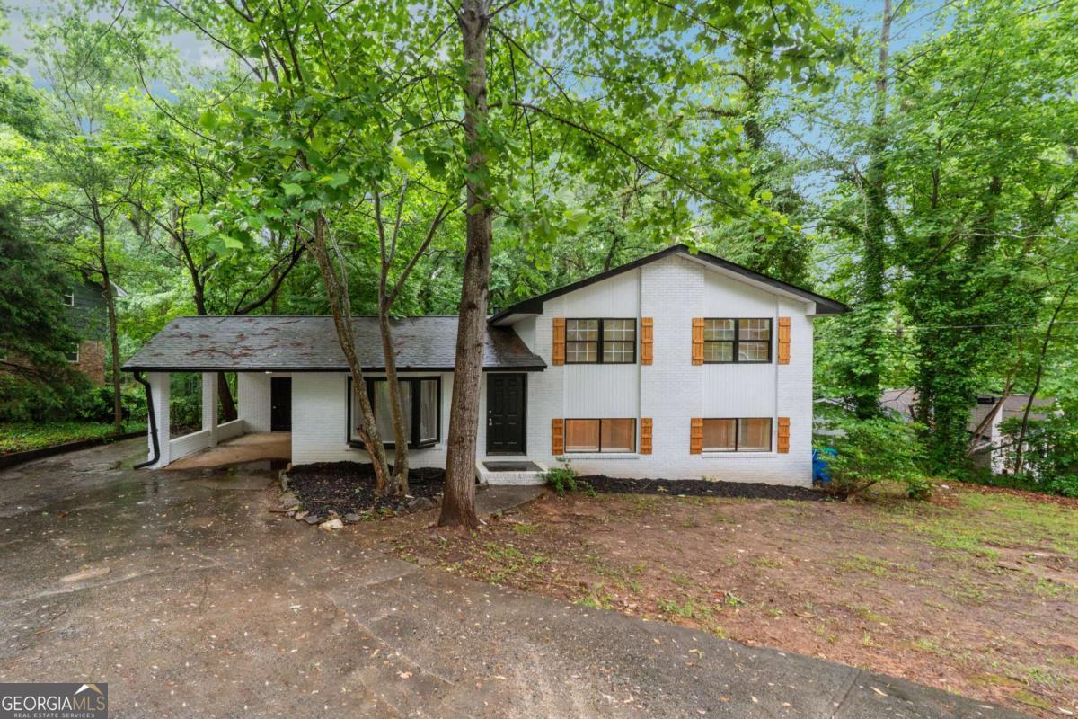 5786 Deerfield Property Photo 1