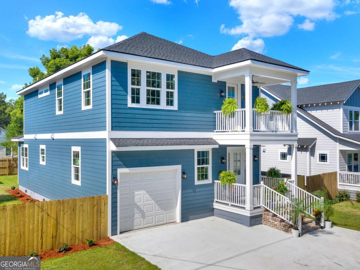 2011 E 38Th Street