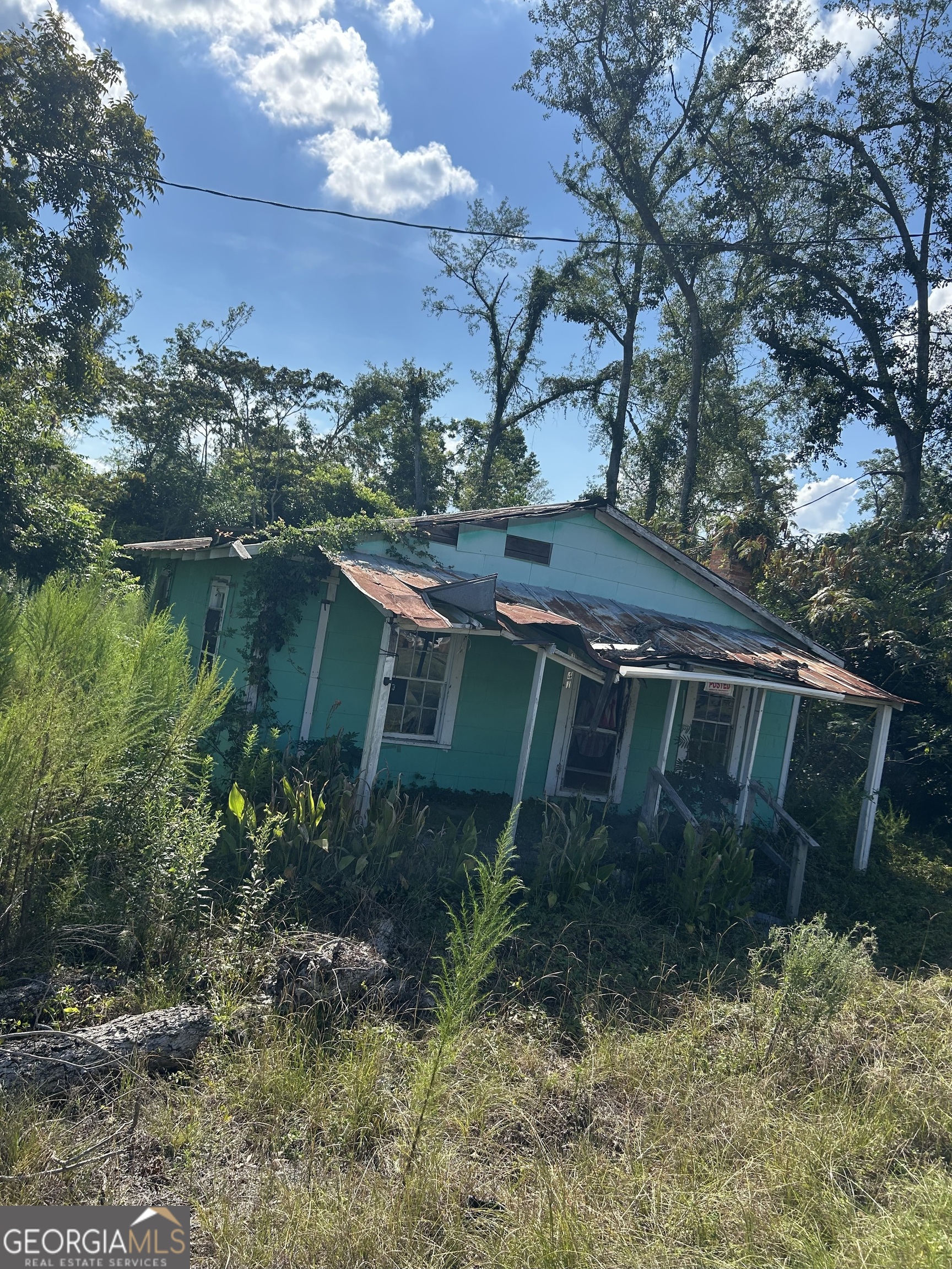 1040 N Railroad Avenue Property Photo 1