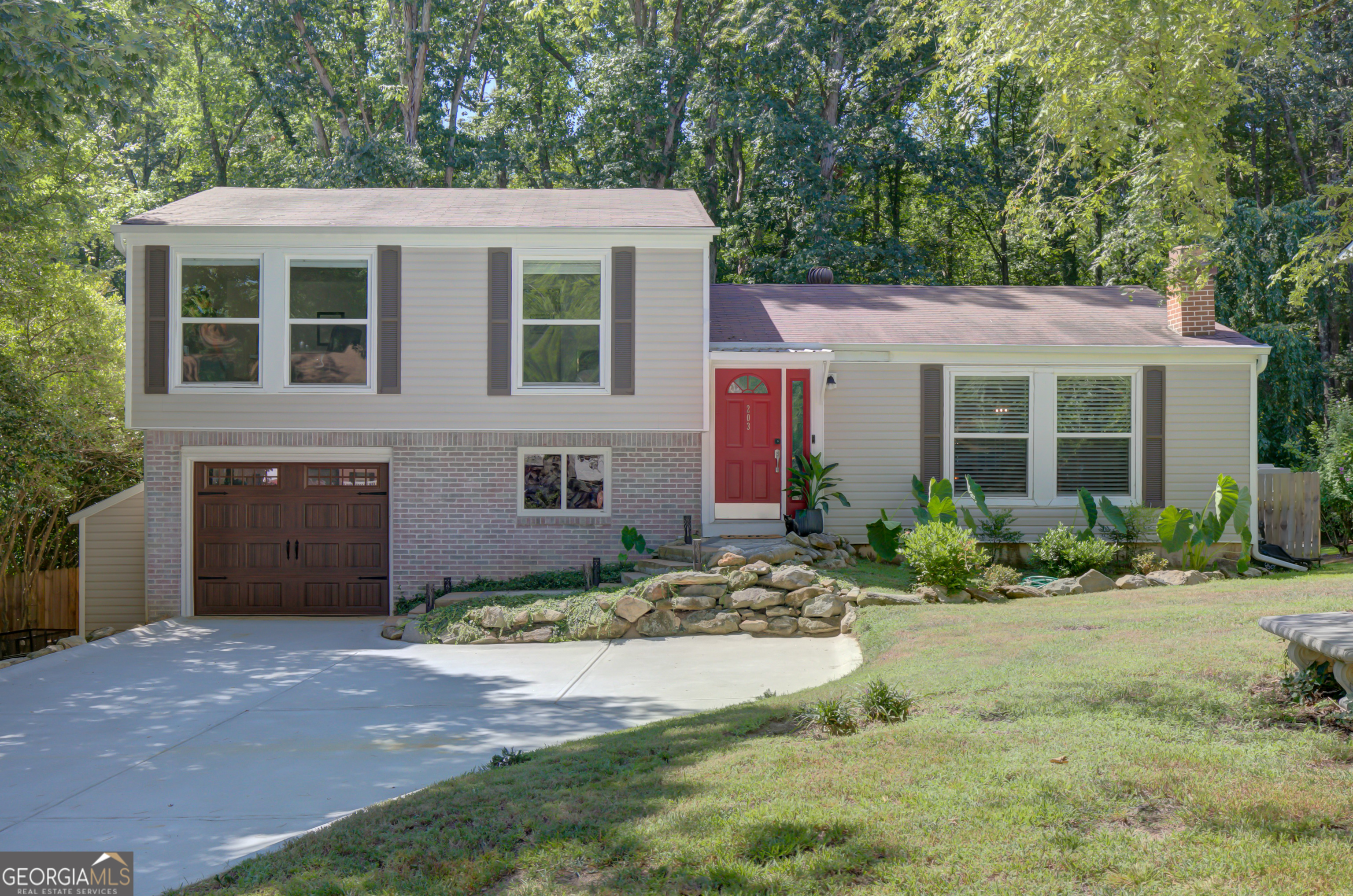 203 Loblolly Court Property Photo 1