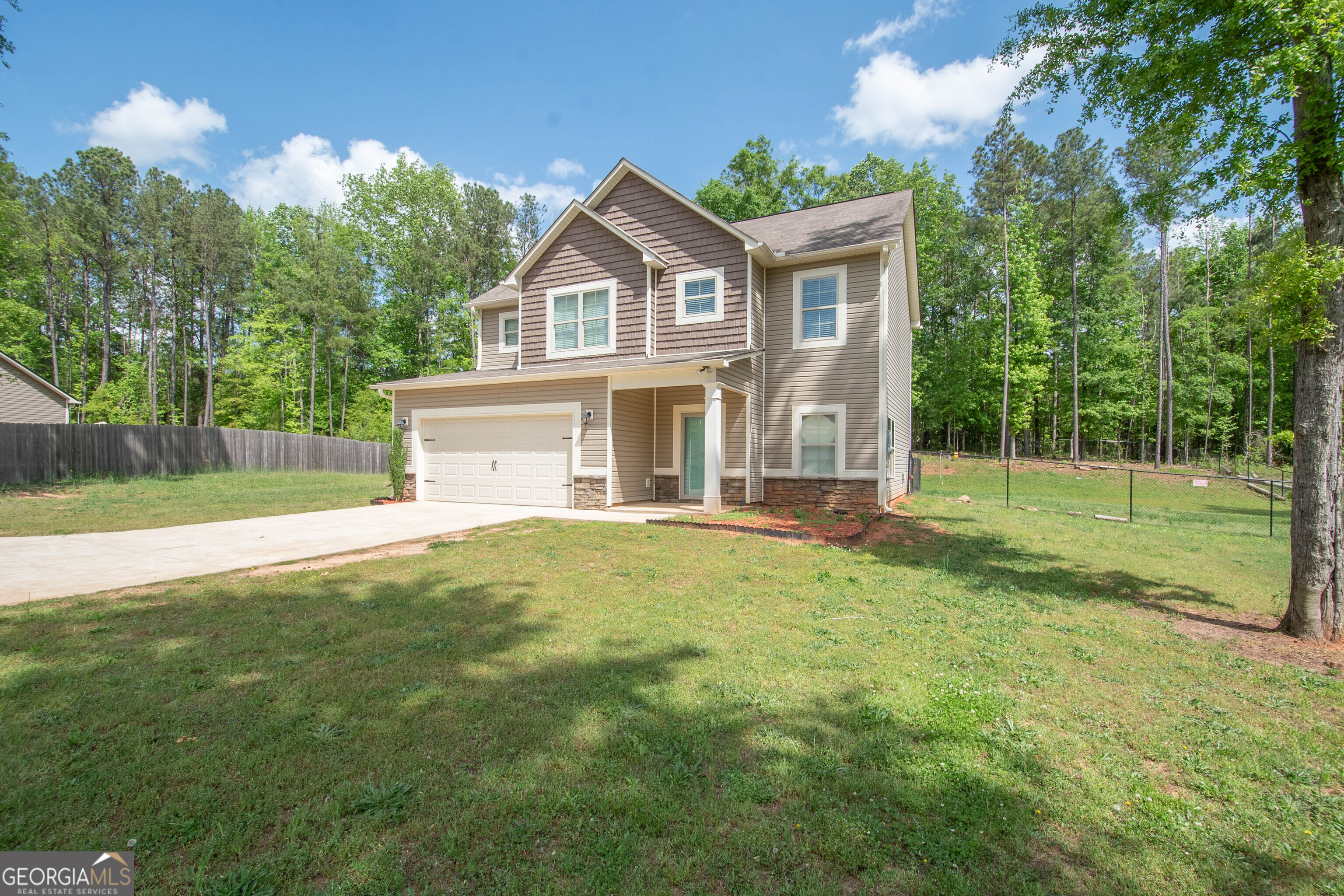 157 Amhurst Circle Property Photo 1