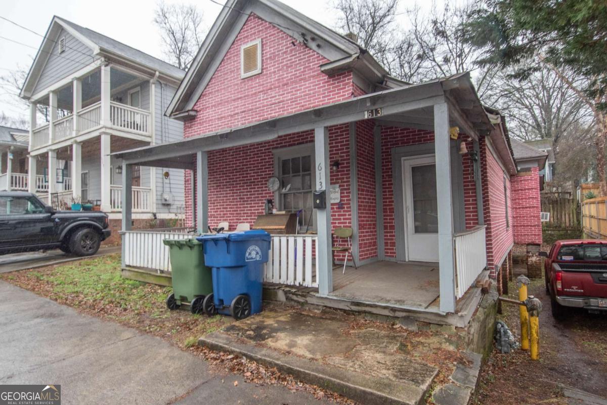 613 Mcdonald Street Se Property Photo 2