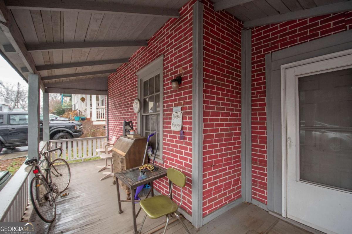 613 Mcdonald Street Se Property Photo 3