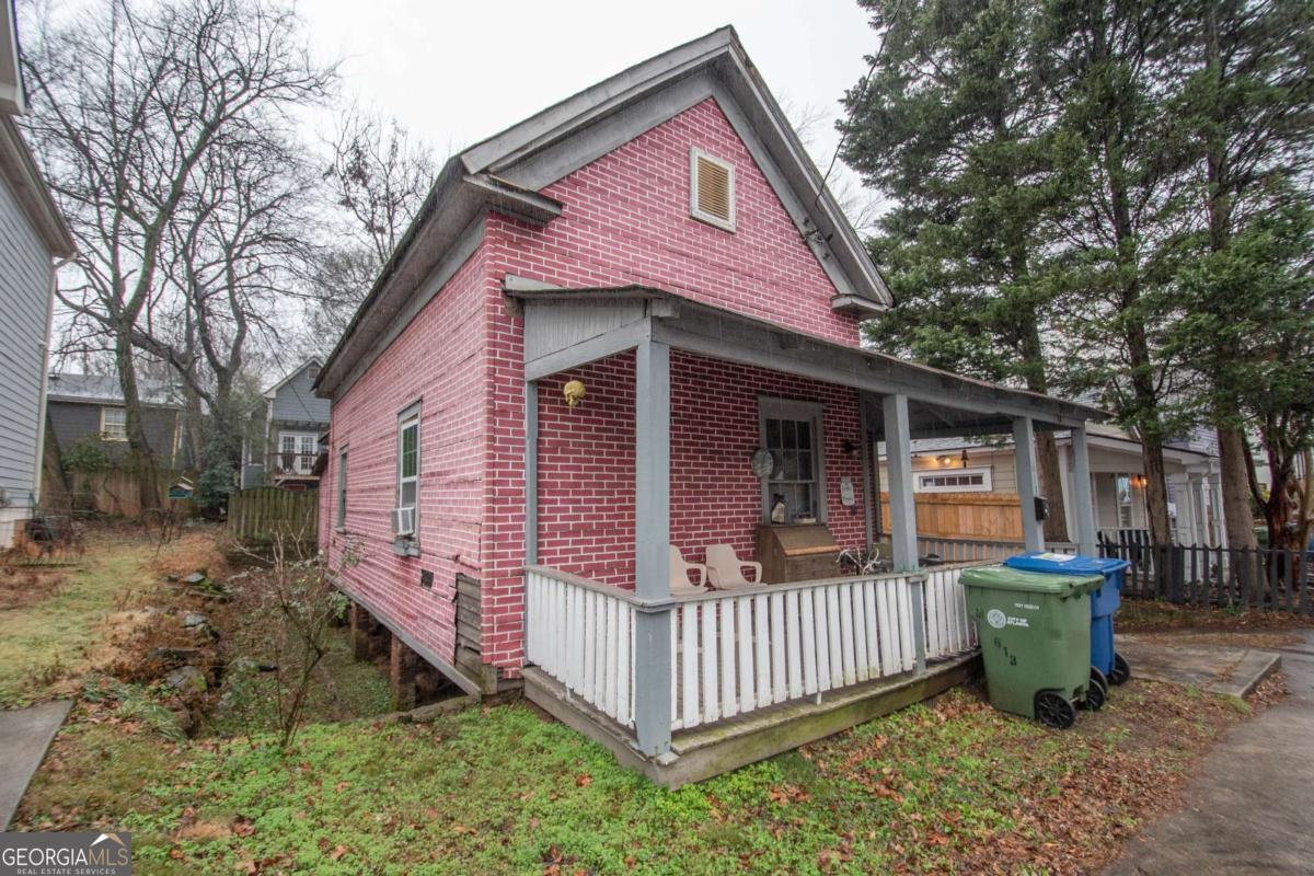613 Mcdonald Street Se Property Photo 5