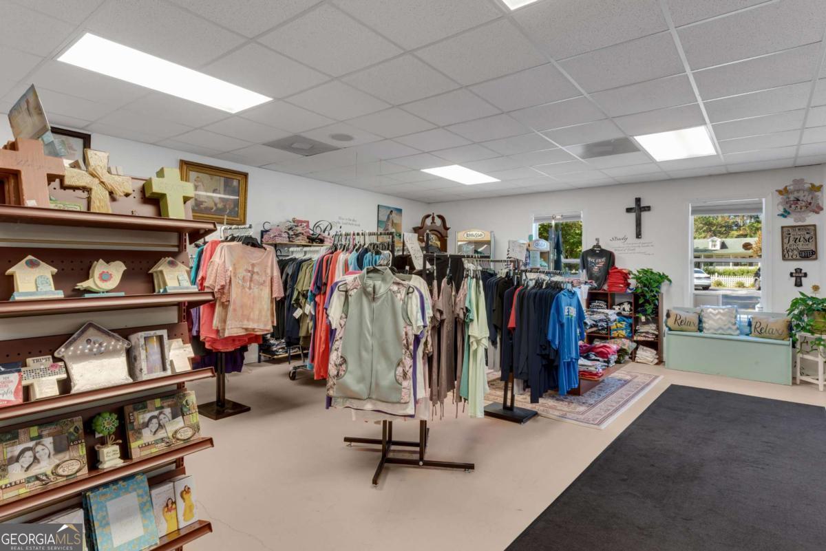 8024 E Cherokee Drive Property Photo 15